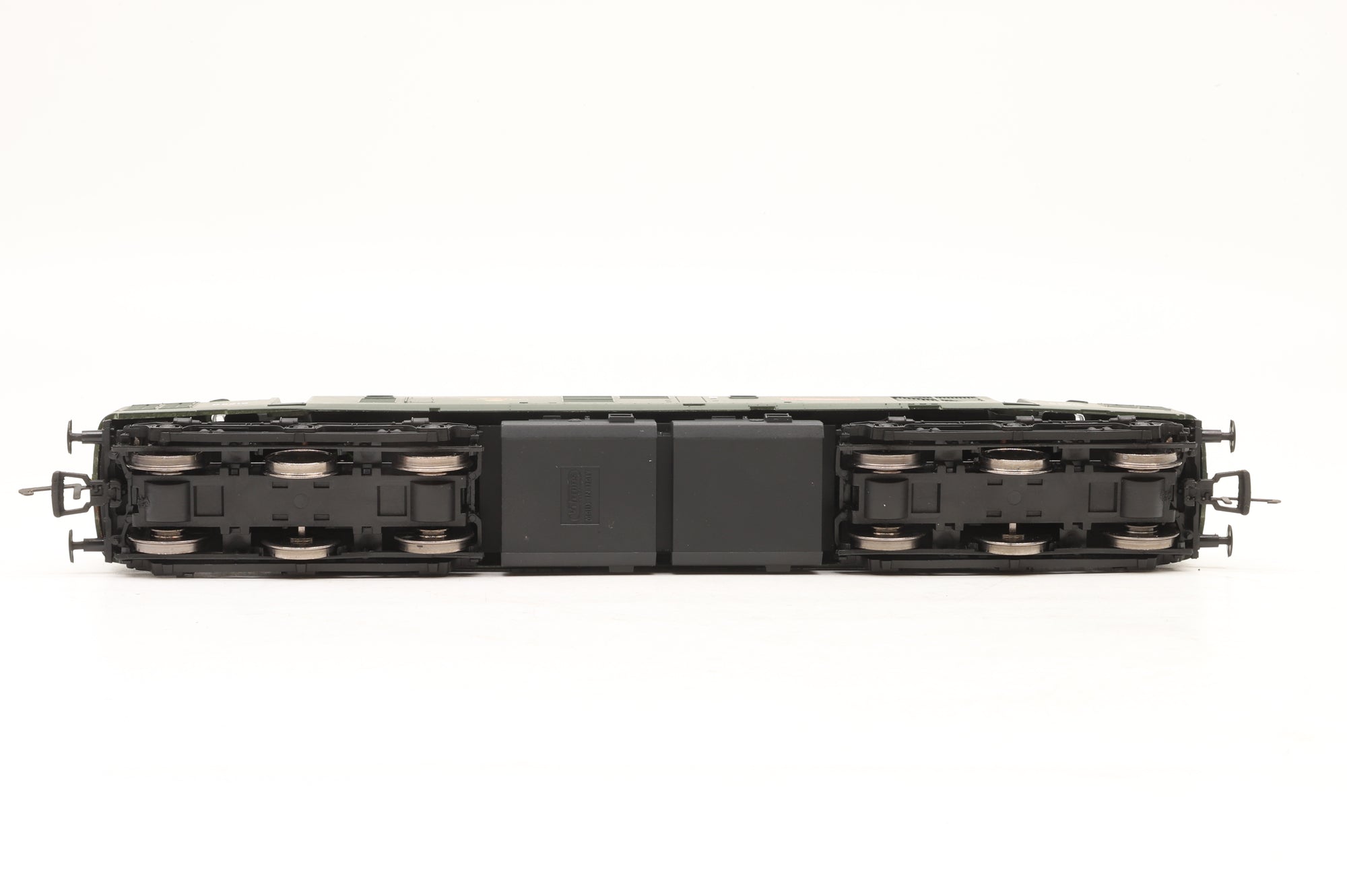 Vitrains OO V0001L Class 37 Chassis with 'D6916' Great Eastern BR Green Late Crest Body