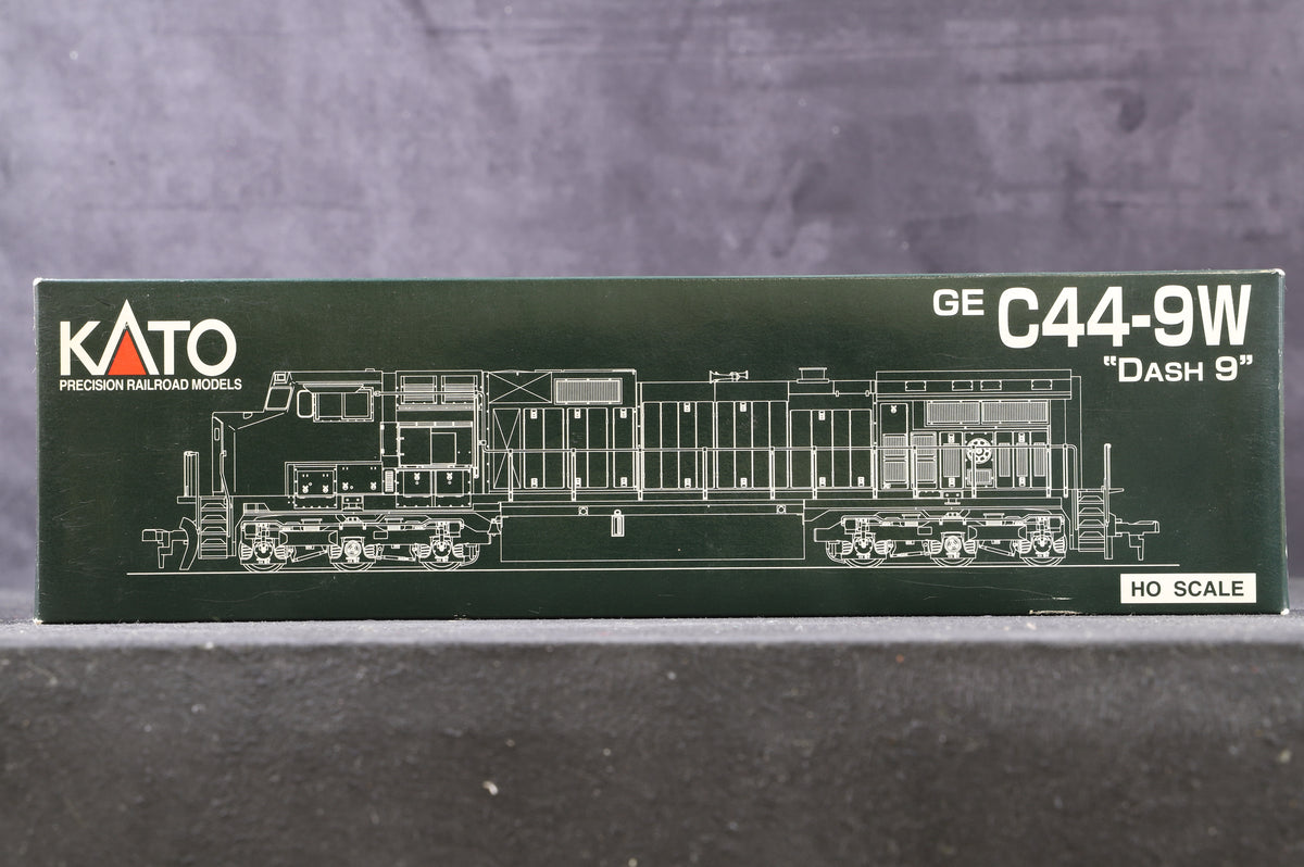 Kato HO 37-1902 GE C44-9W Diesel Locomotive BNSF