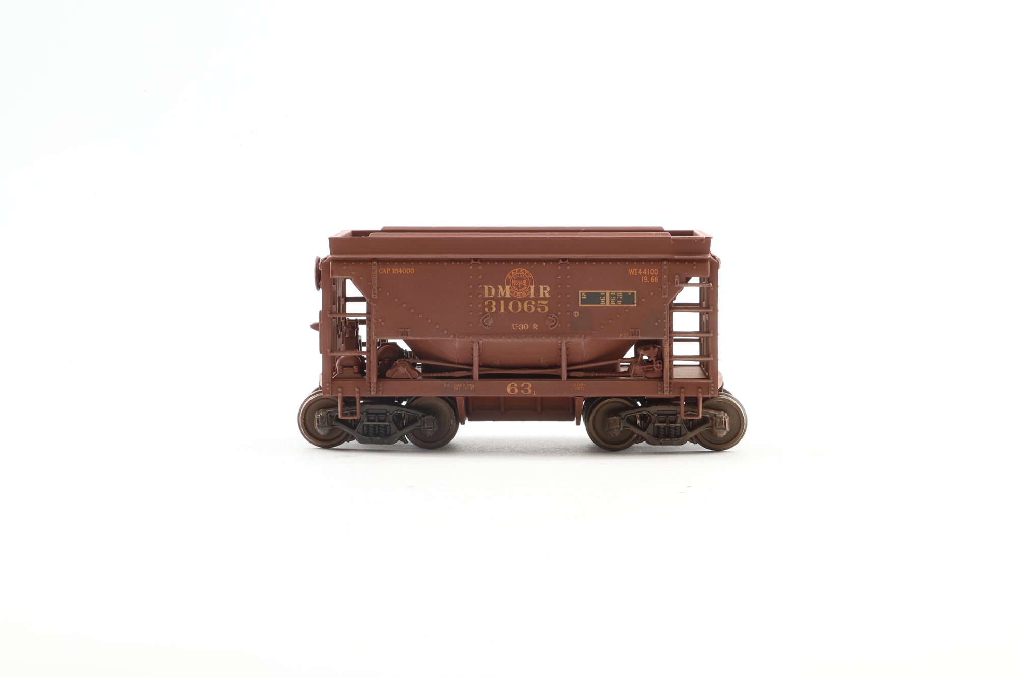 Walthers HO 932-4560 12-Pack of Taconite Ore Cars in DMIR Brown - Pro-Customised/Weathered