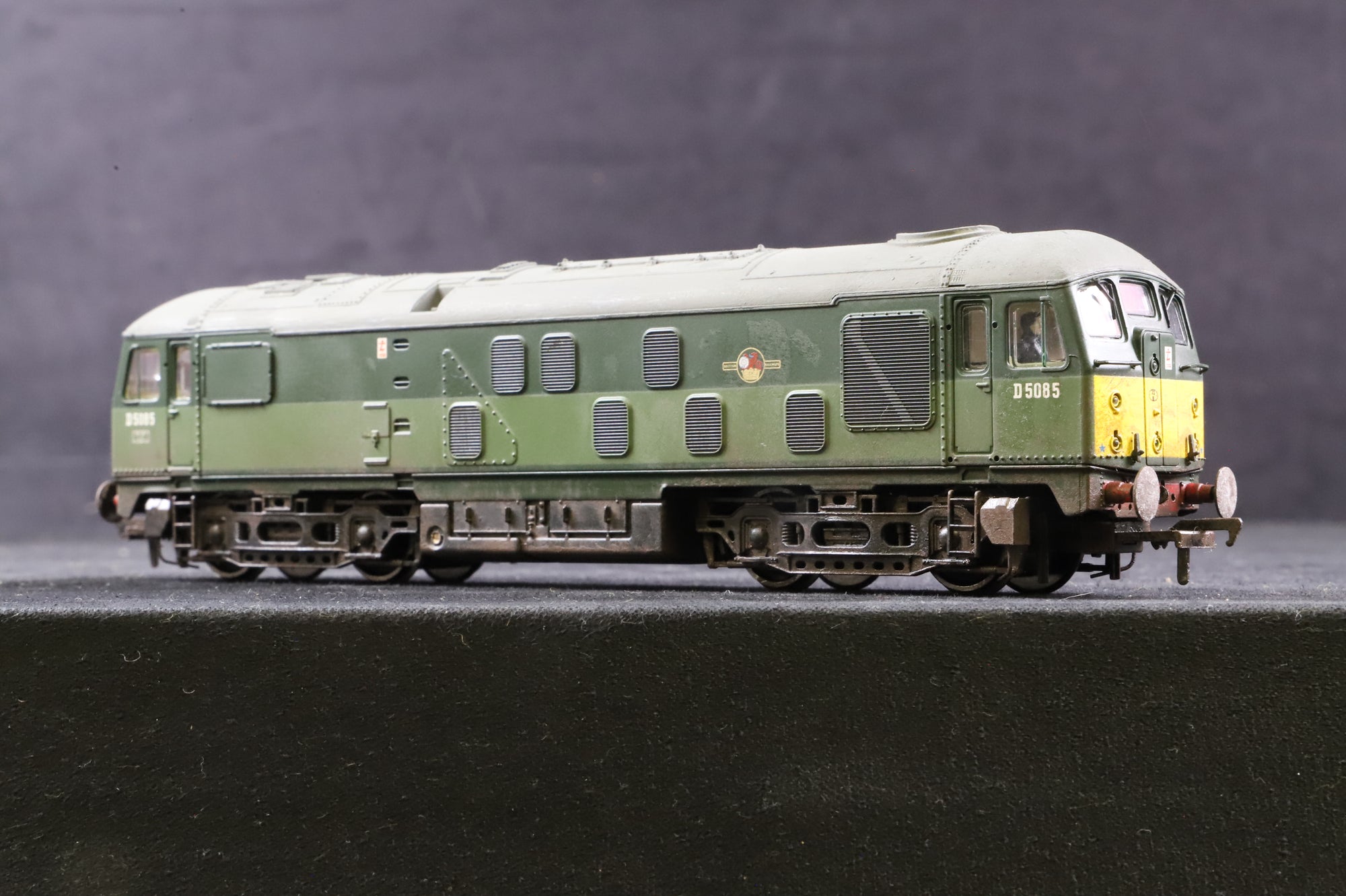 WORKSHOP Bachmann OO 32-427 Class 24 Derby 'D5085' Two Tone Green Weathered