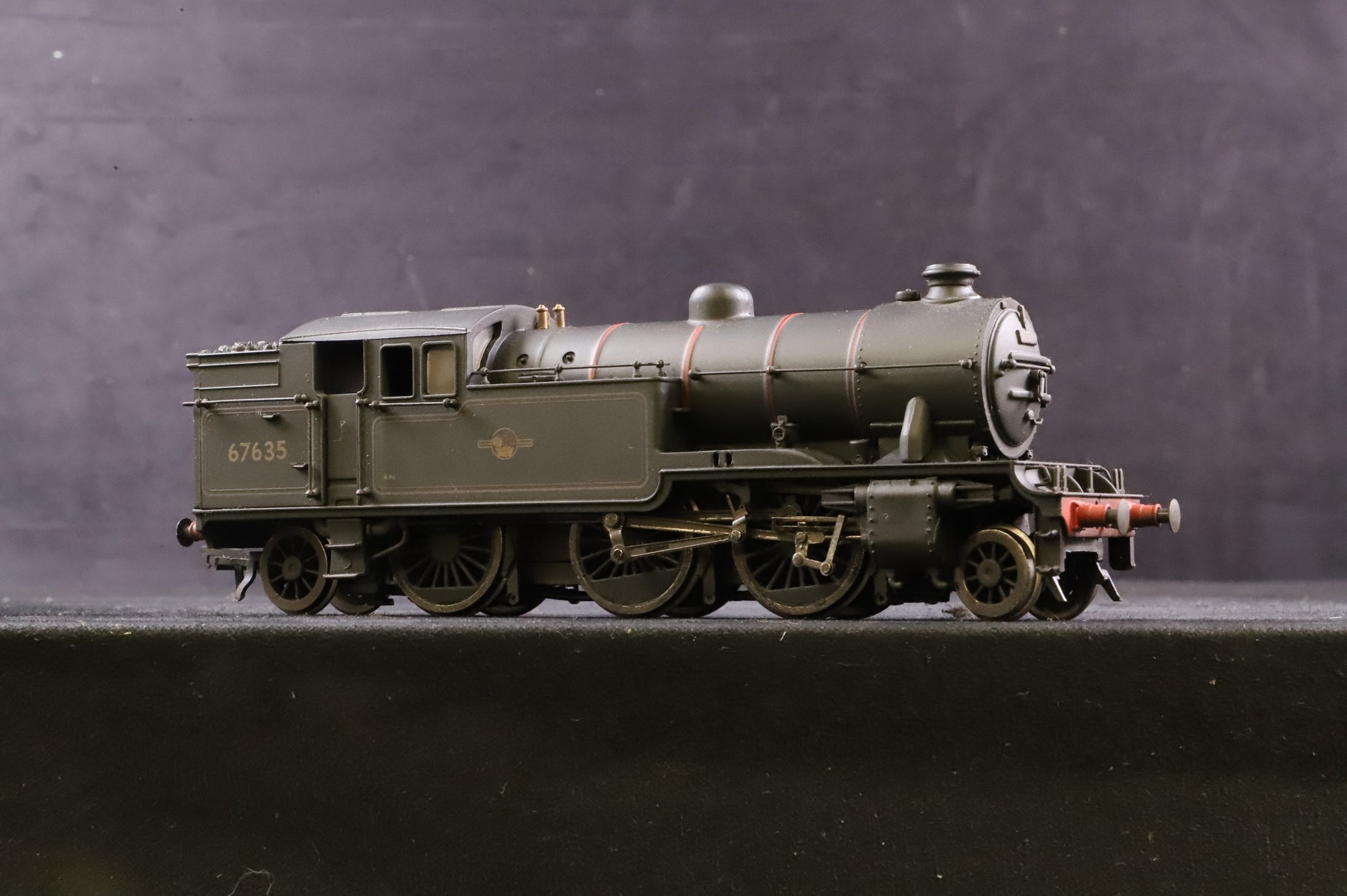 Bachmann OO 31-611 V1 Tank '67635' BR Lined Black L/C Weathered