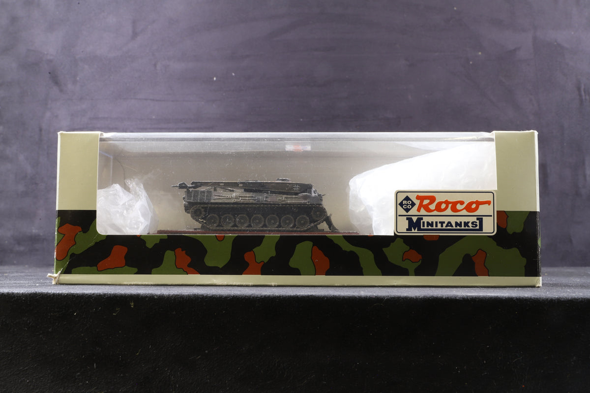 Roco HO Rake Of 5 Mixed Military Wagons &amp; Loads Inc. 839, 883, 890, 884 &amp; 845