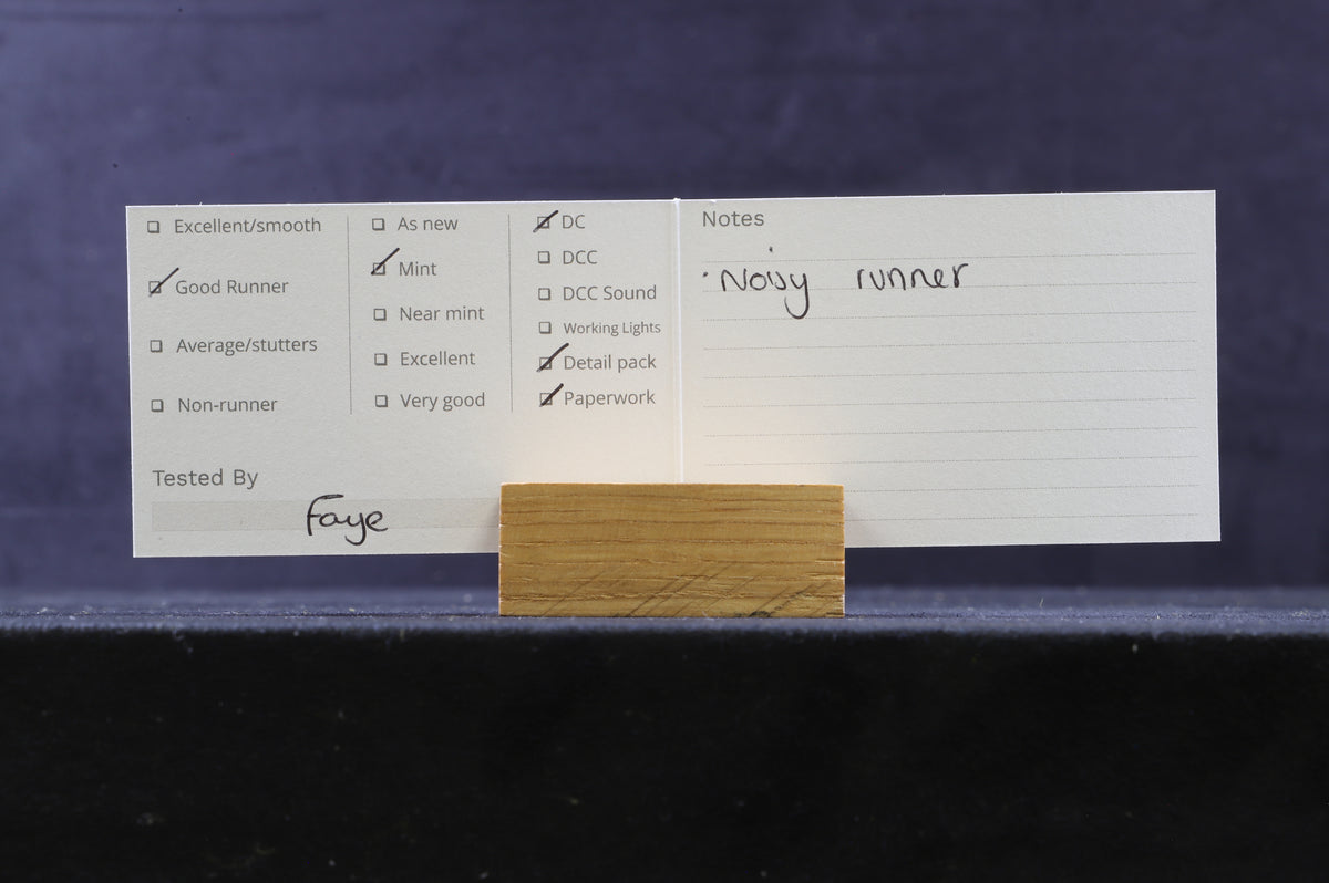 Hornby OO R2216 K&amp;ESR 0-6-0 Terrier Locomotive &#39;Bodiam&#39;