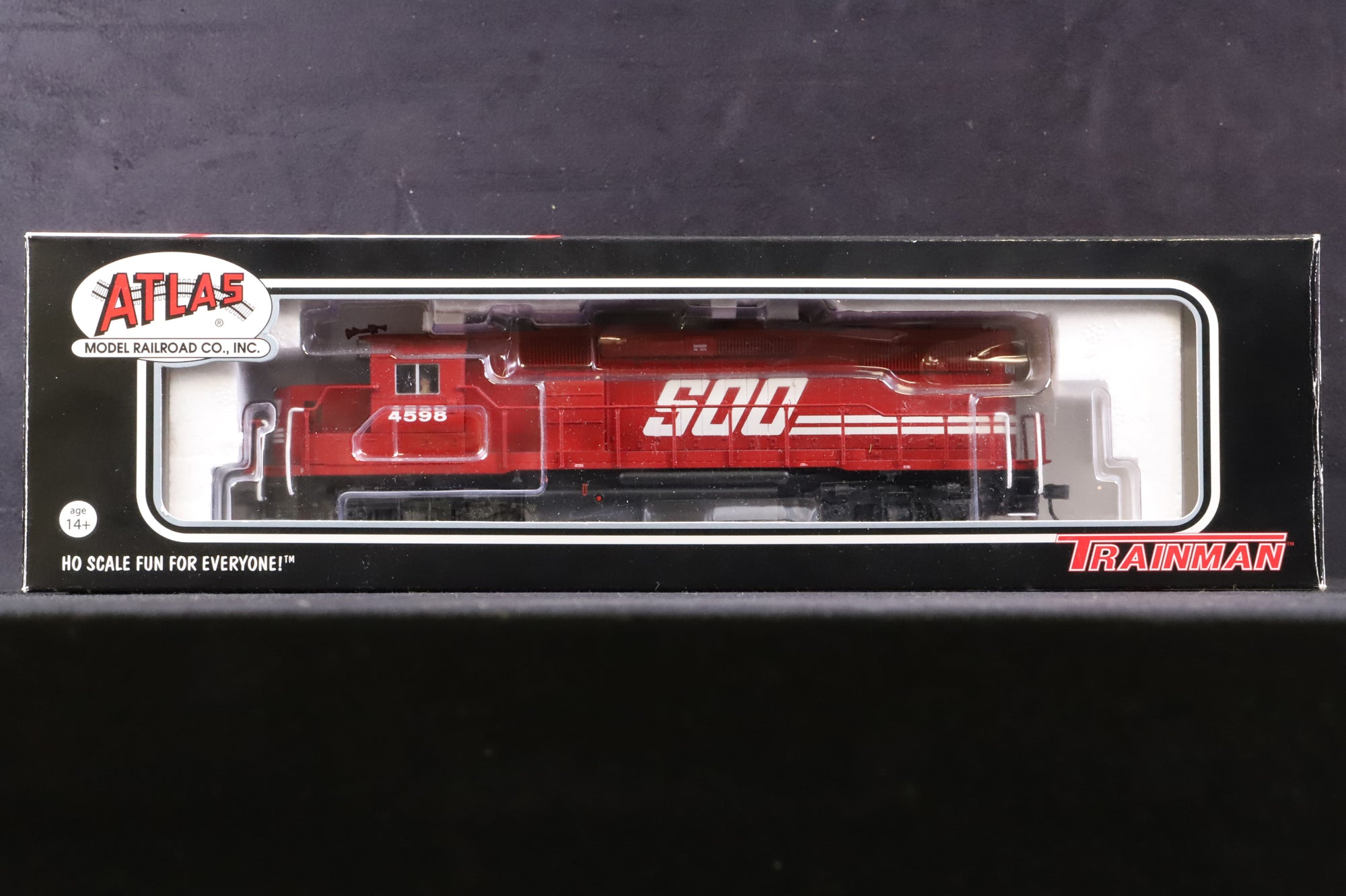 Atlas HO 10000938 GP39-2 Ph2 Loco No.4598 in Soo Line Red