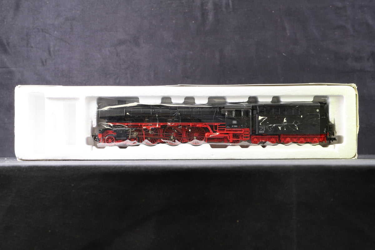 Roco HO 63220 Steam Locomotive DB BR 01.10 Oil tender