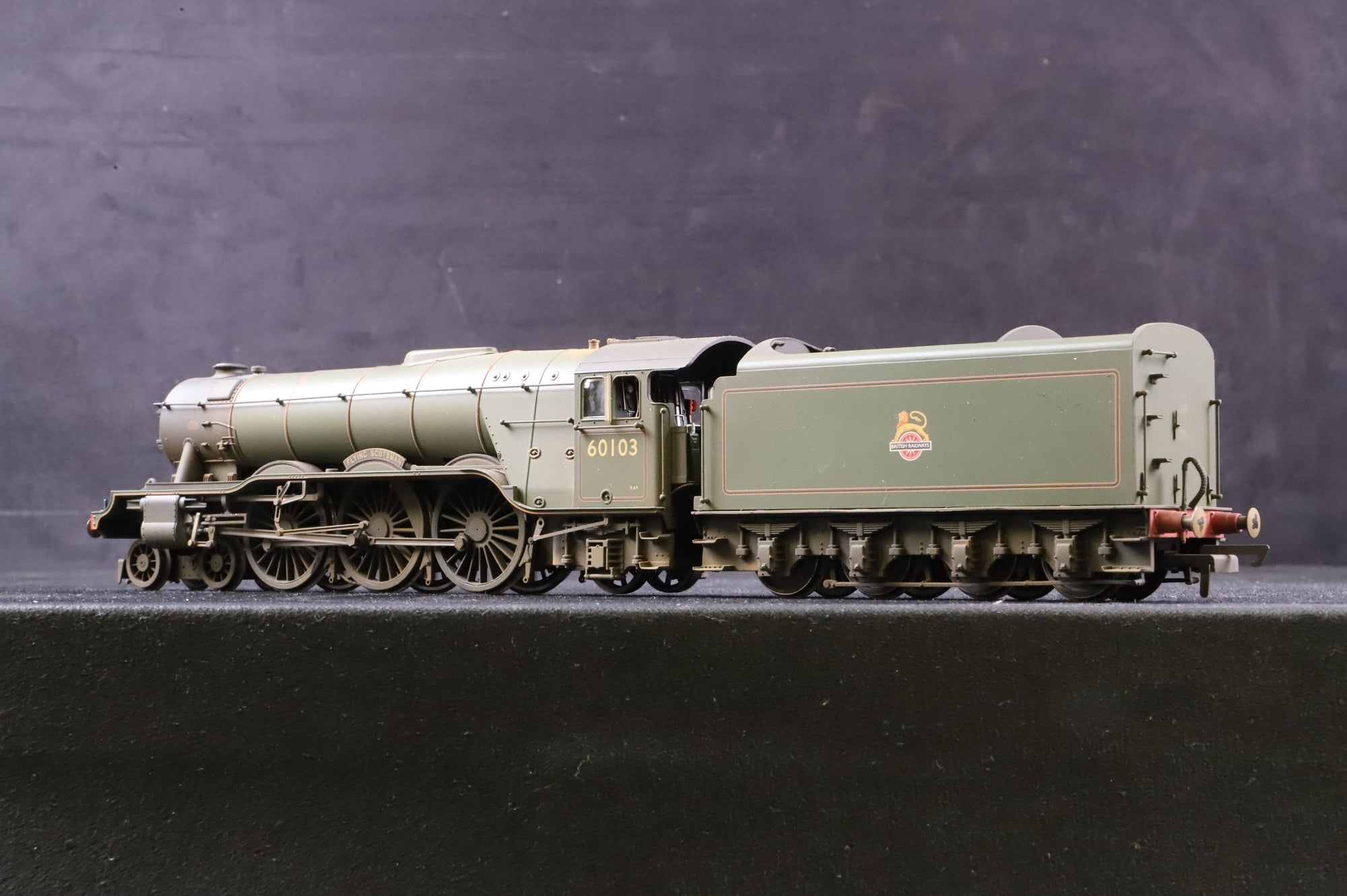 Hornby OO R3991SS Class A3 '60103' 'Flying Scotsman' BR Green Weathered DCC Sound & Smoke