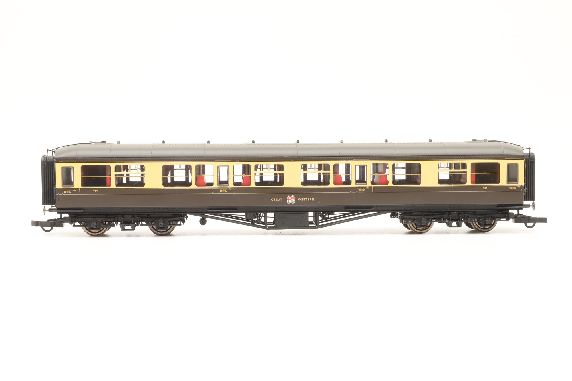 Hornby OO Rake of 6 GWR Chocolate & Cream Coaches, DCC Controlled Lights