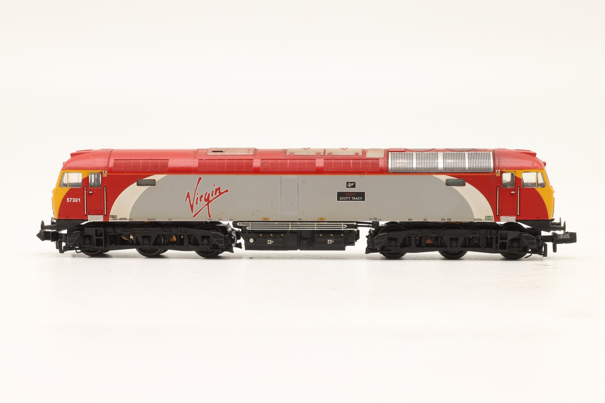 Graham Farish N 371-650 Class 57/3 Diesel '57301' Virgin Trains