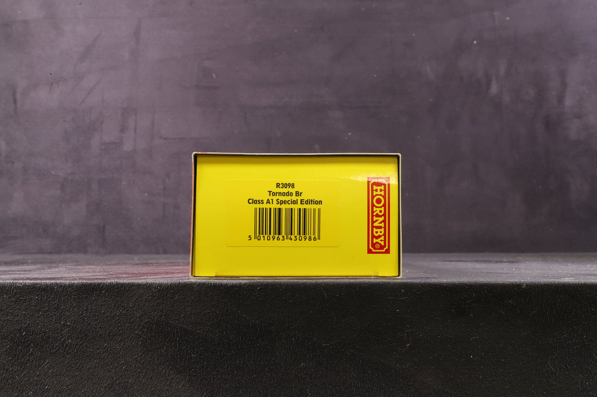 Hornby OO R3098 Tornado BR Class A1 Special Edition