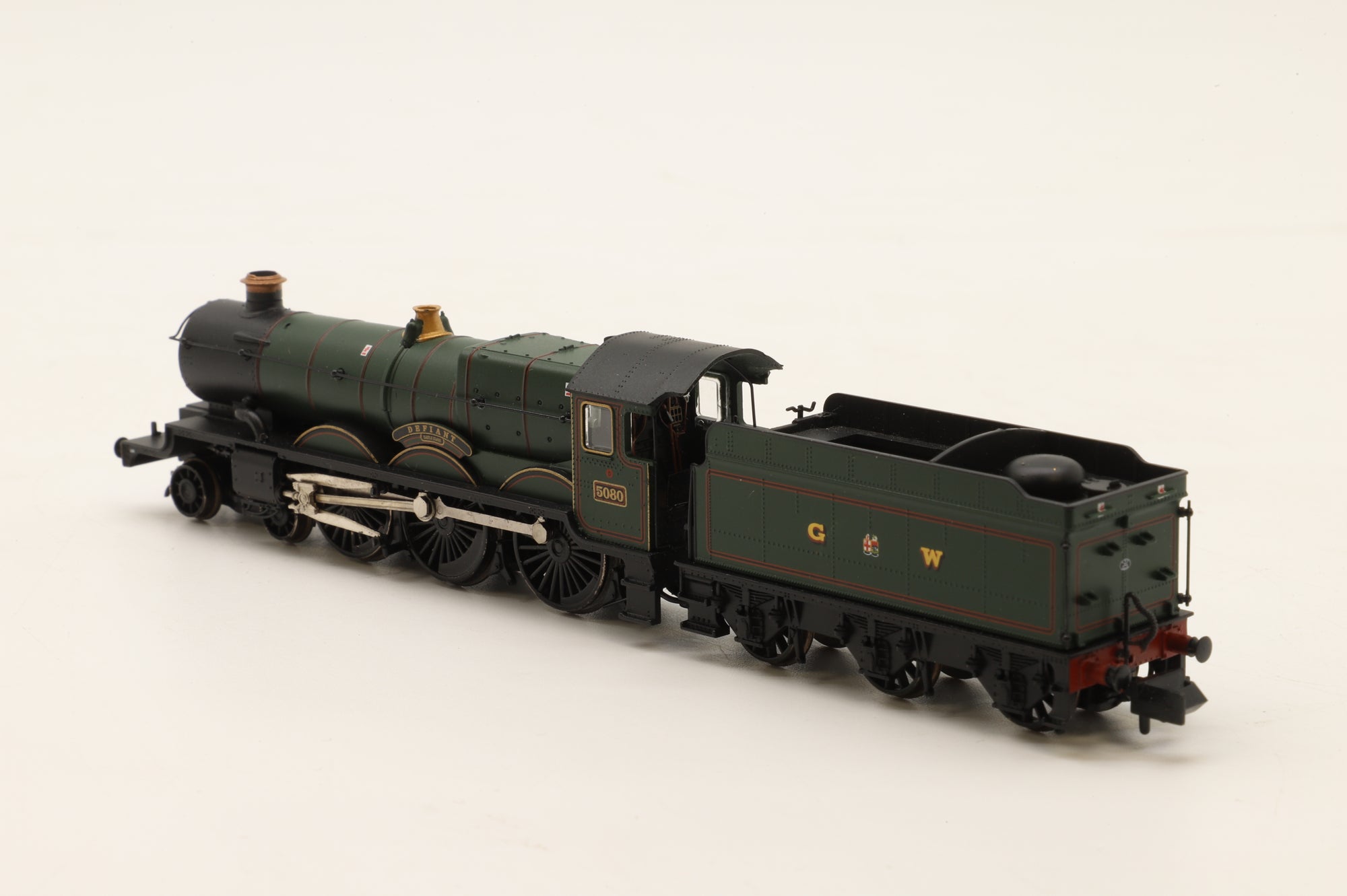 Graham Farish N 370-160 Castle Class '5080' 'Defiant' GWR Lined Green DCC Sound