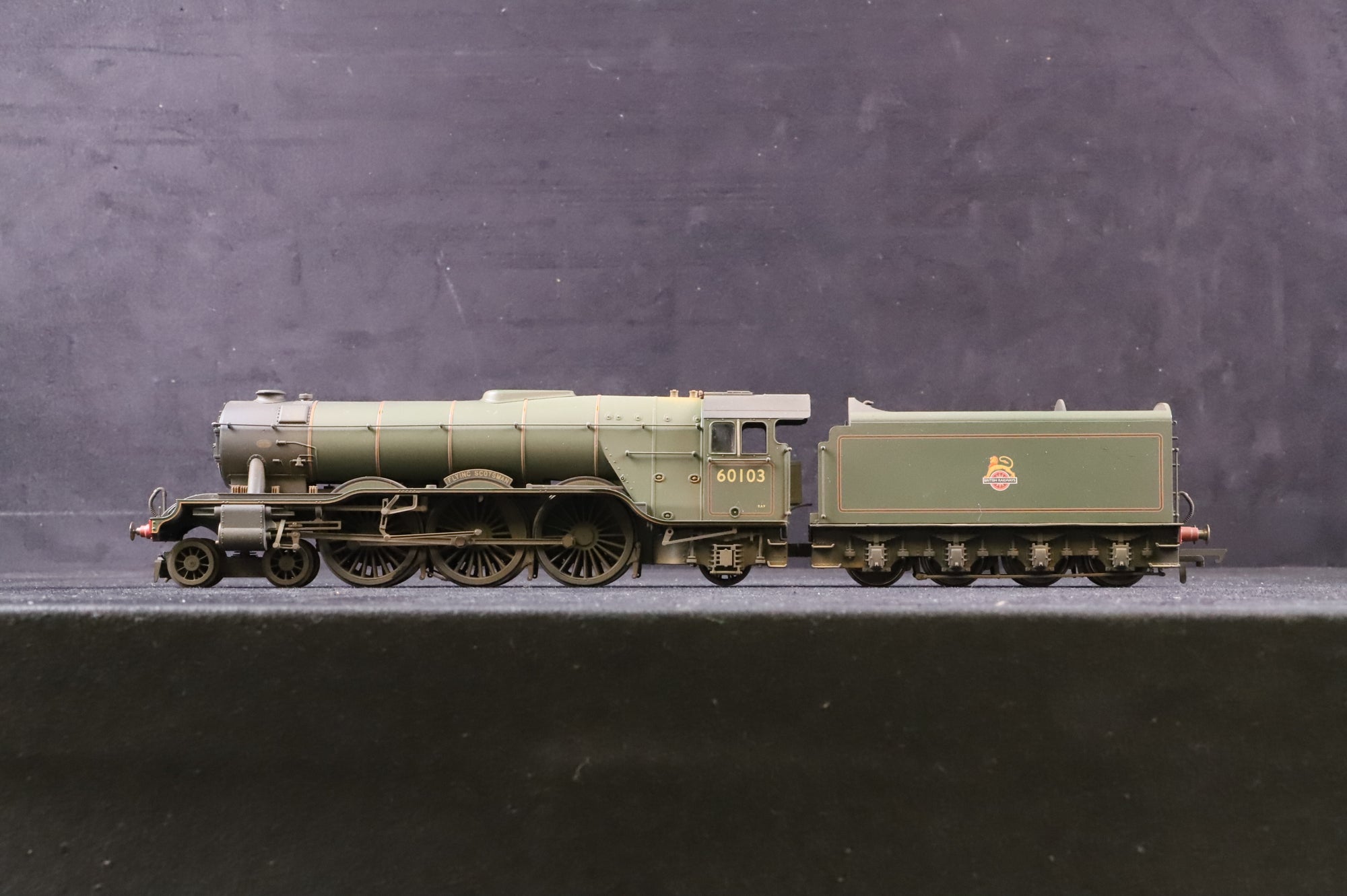 Hornby OO R3991SS Class A3 '60103' 'Flying Scotsman' BR Green Weathered DCC Sound & Smoke