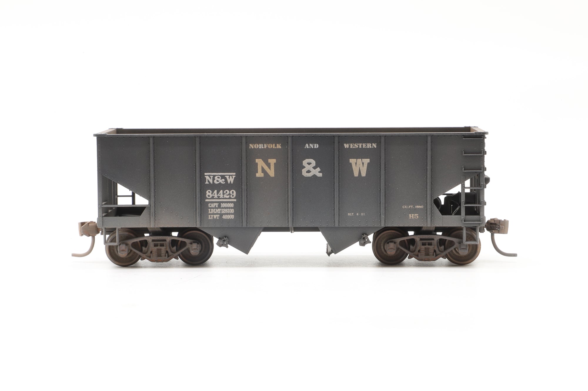 Accurail HO Rake Of 6 N&W Hopper Wagons Weathered