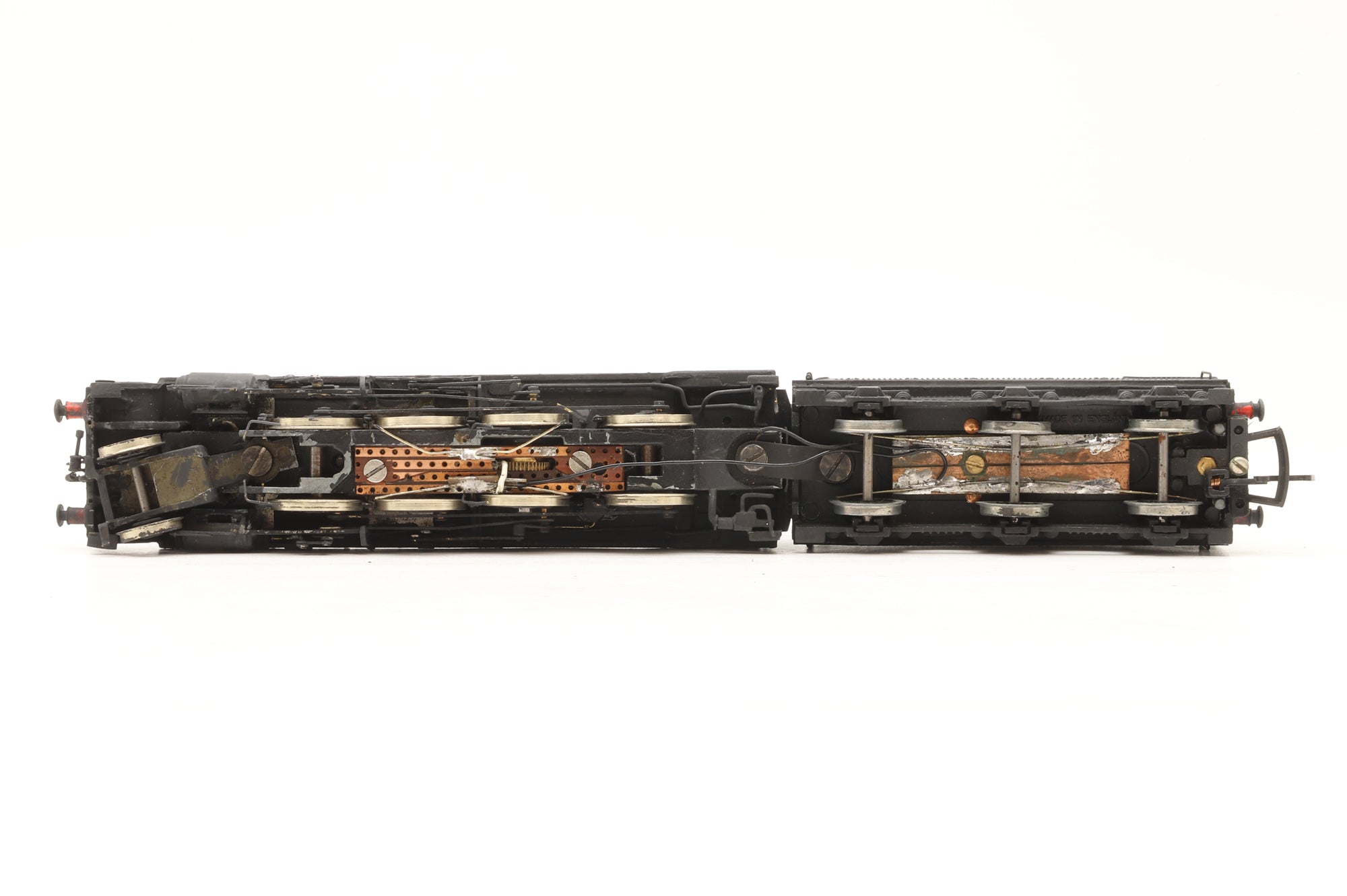 Modified Wrenn OO W2225 Class 8F '48308' BR Black Weathered