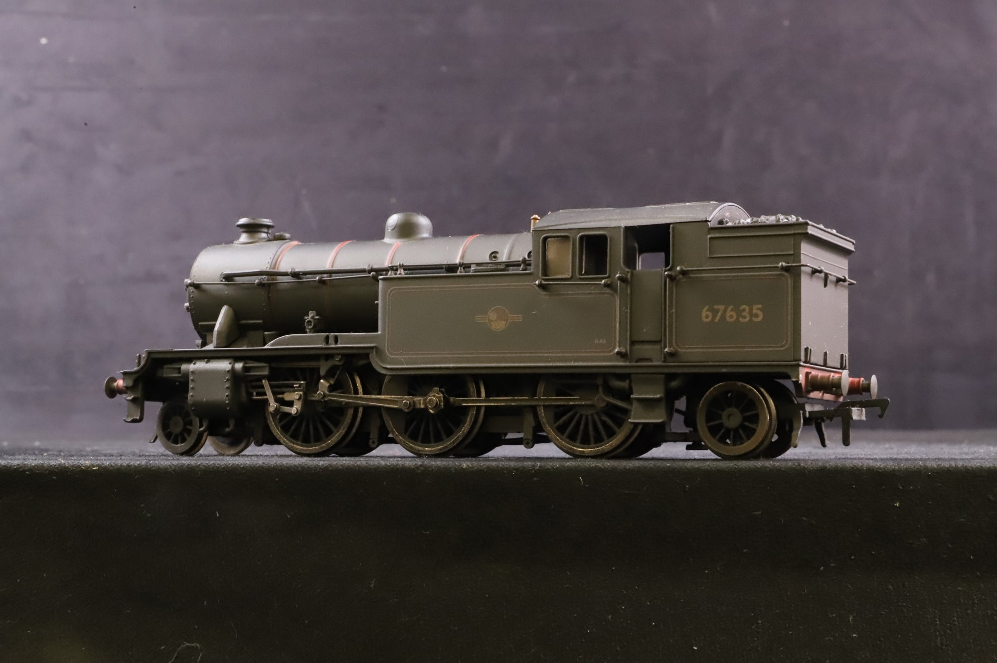 Bachmann OO 31-611 V1 Tank '67635' BR Lined Black L/C Weathered