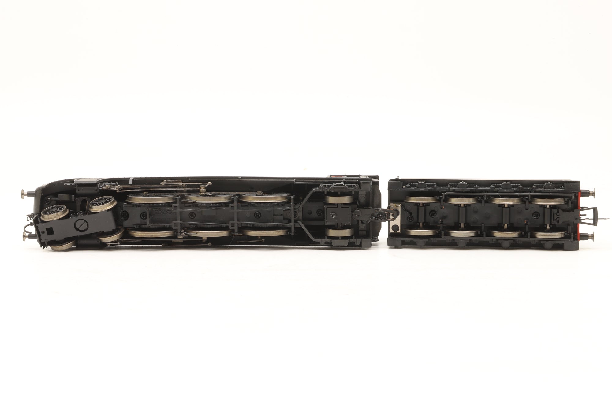 Hornby OO R2338 Class A4 '4901' 'Charles H. Newton' Wartime Black