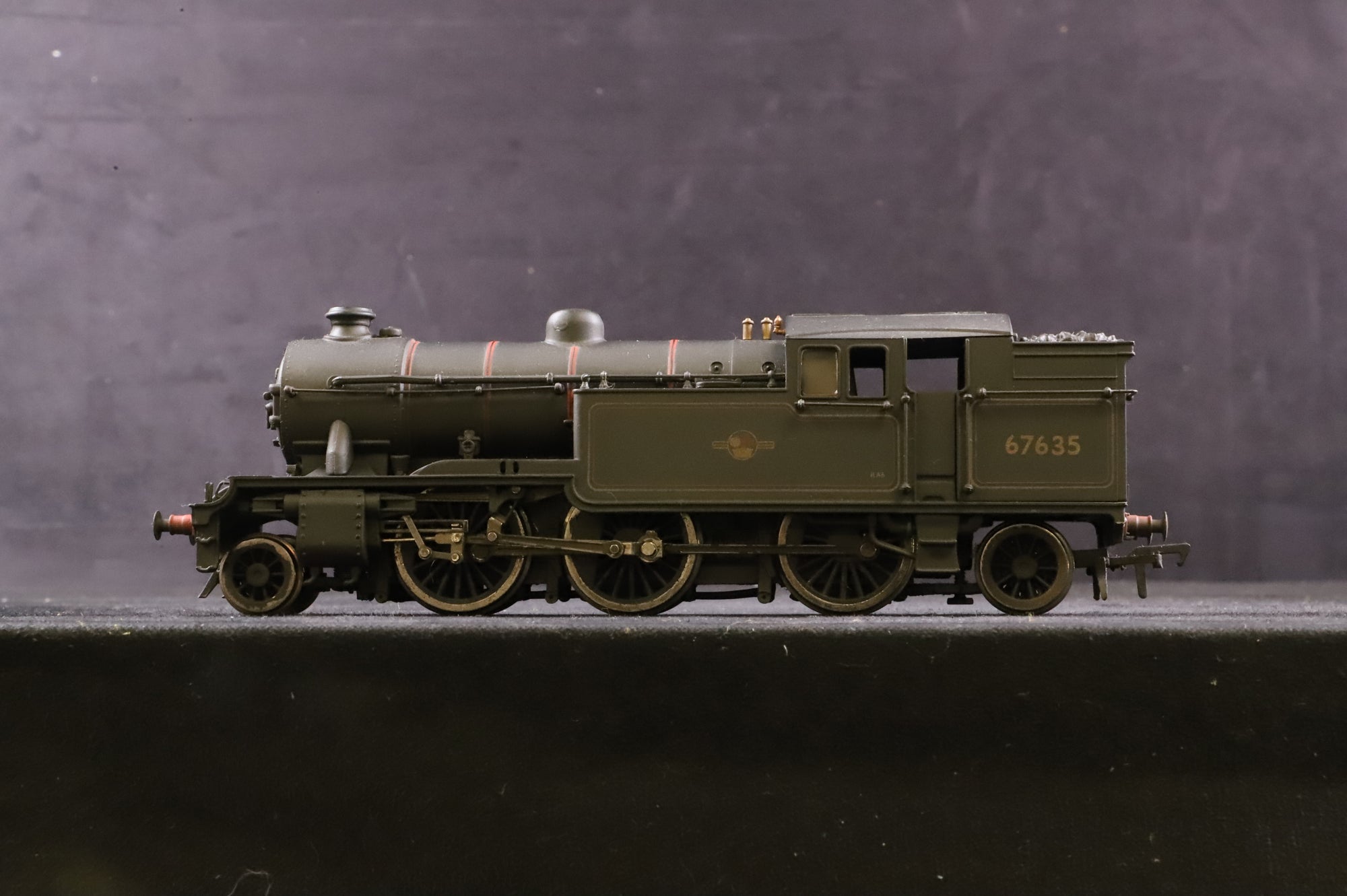 Bachmann OO 31-611 V1 Tank '67635' BR Lined Black L/C Weathered