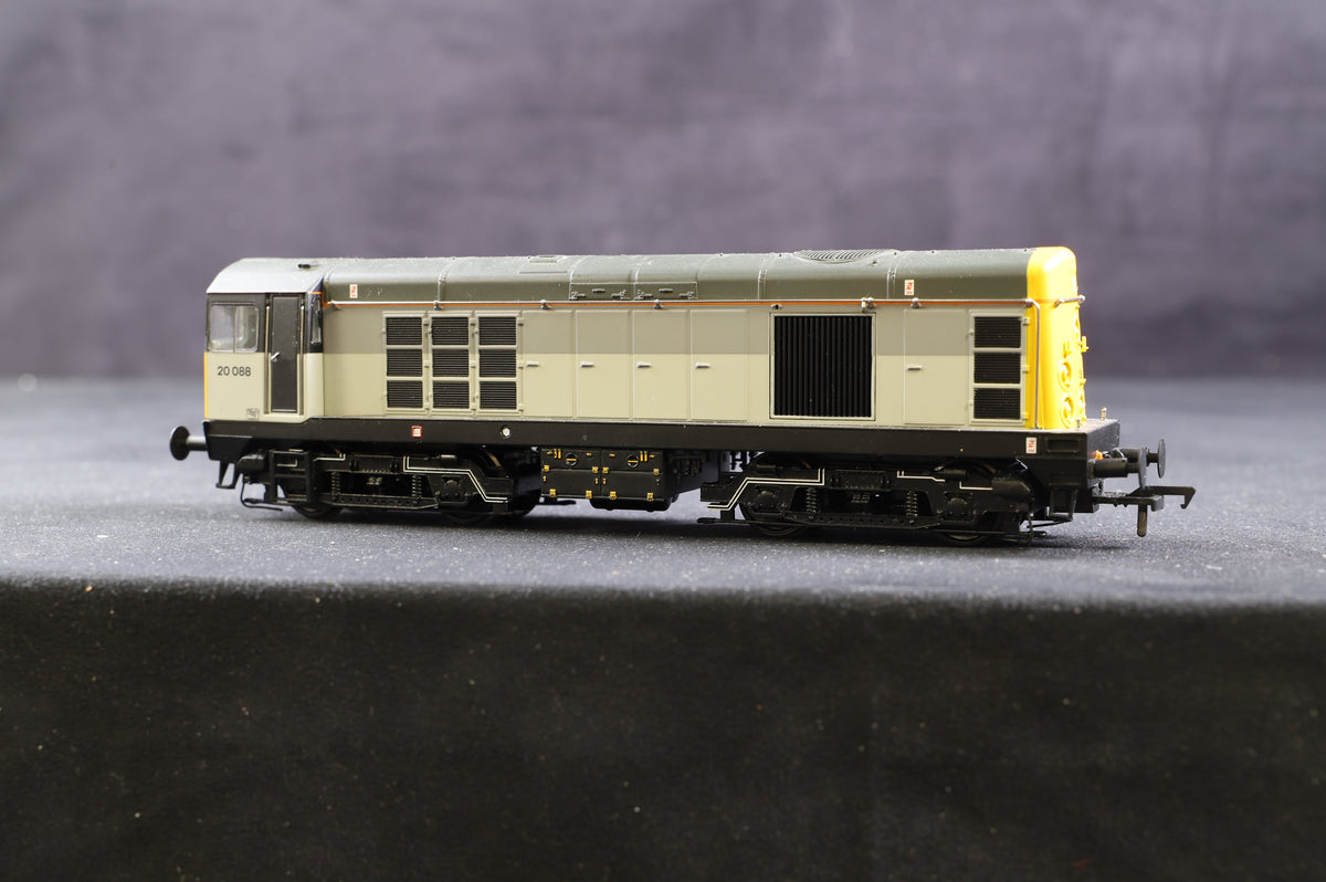 Bachmann OO 35-361 Class 20 &#39;20088&#39; Railfreight grey, DCC Fitted