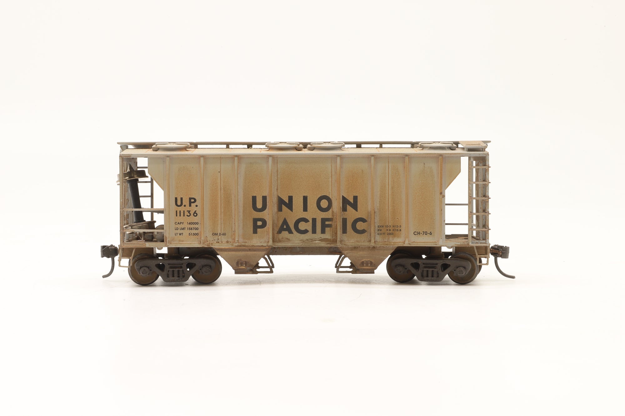 Atlas HO Rake Of 5 Hopper & Caboose Wagons Weathered