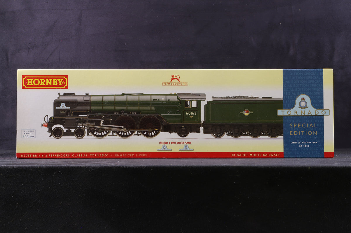 Hornby OO R3098 Tornado BR Class A1 Special Edition