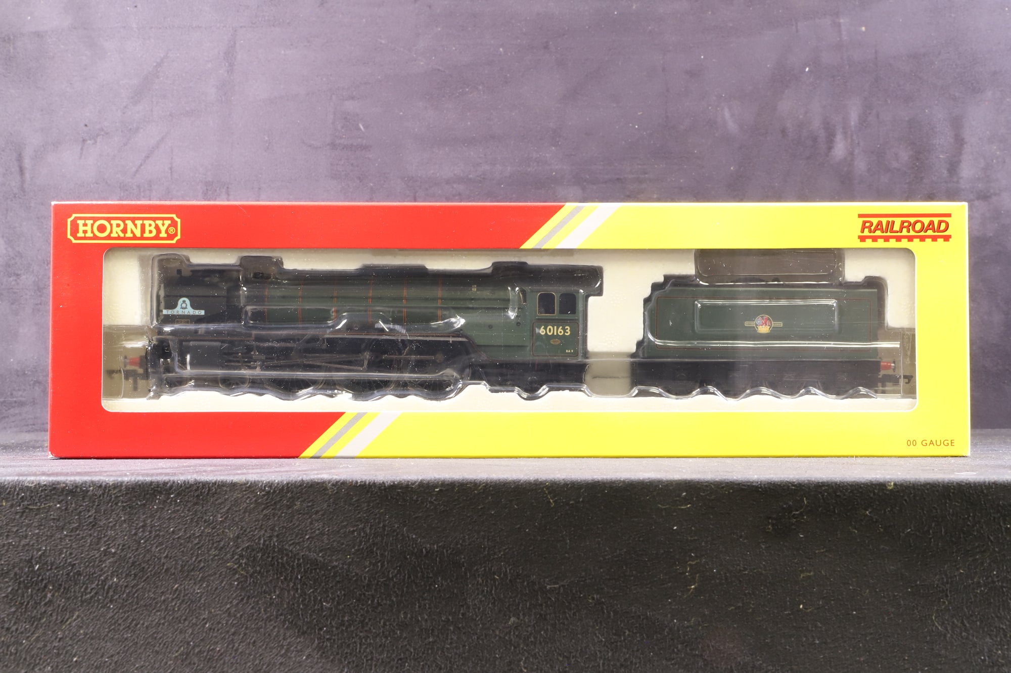 Hornby OO R3098 Tornado BR Class A1 Special Edition