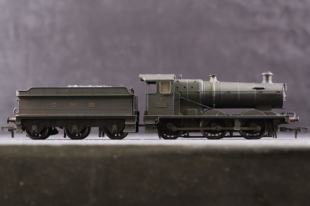 Bachmann OO 32-300 Collett Goods &#39;2211&#39; GWR Green, Weathered