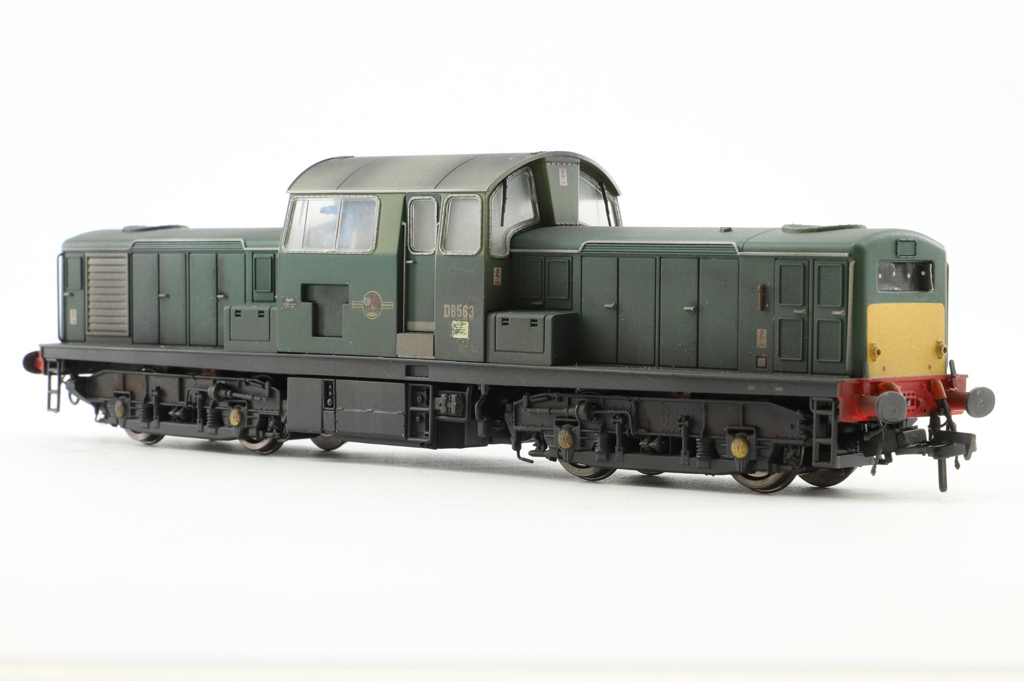 WORKSHOP Heljan OO 1716 Class 17 'D8585' BR Green With Small Yellow Panels Weathered DCC Fitted