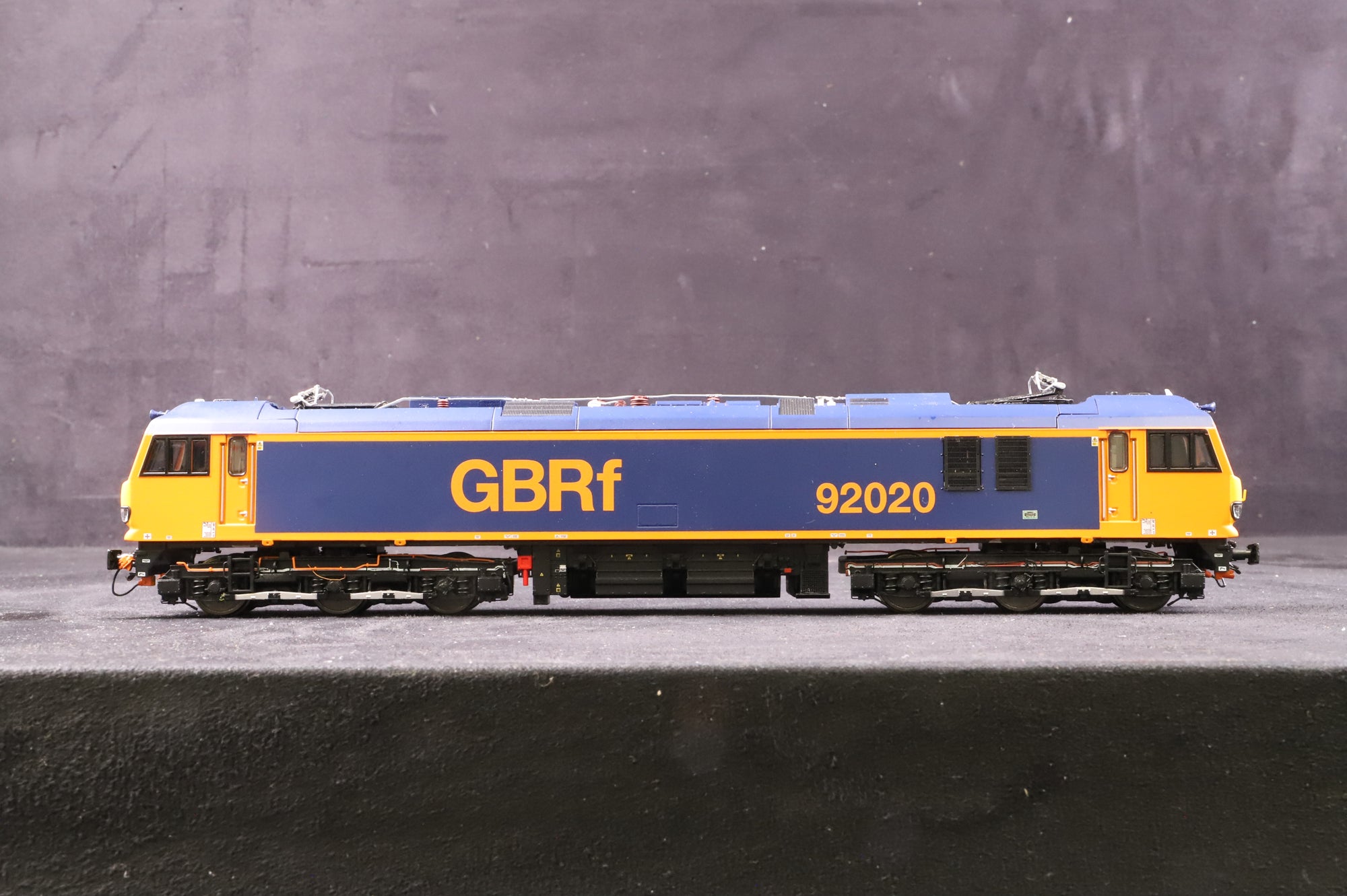 Accurascale OO ACC2196 Class 92 '92020' GB Railfreight