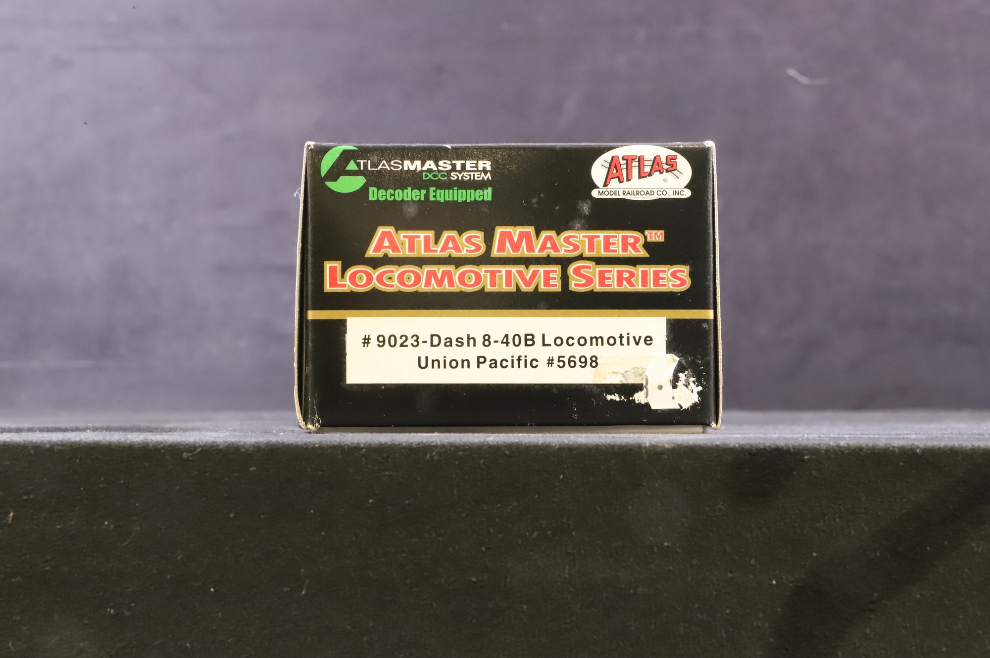 Atlas HO 9023 Dash 8-40B Locomotive Union Pacific '5698'