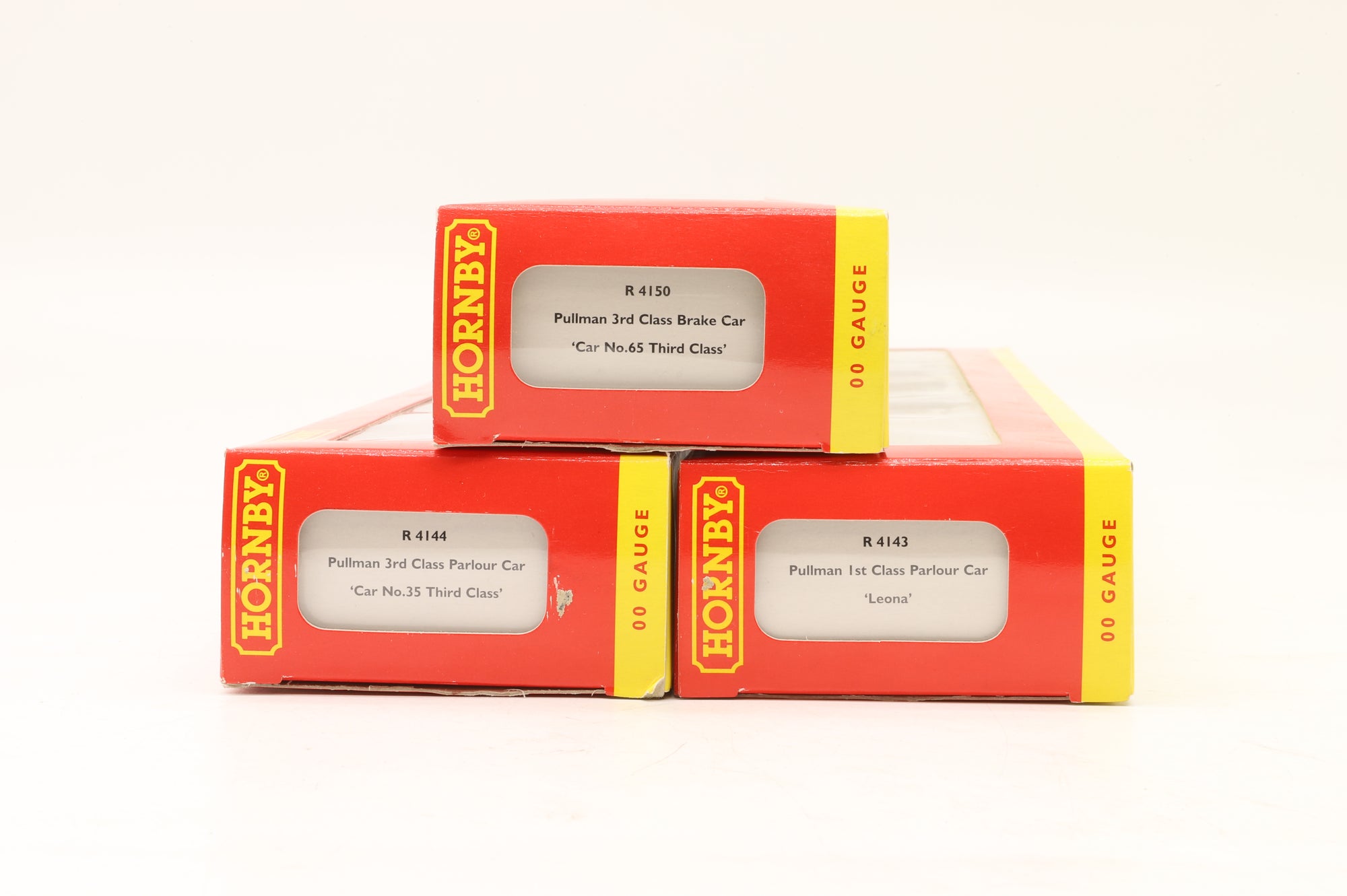 Hornby OO Rake Of 3 Pullman Cars Inc. R4150, R4144 & 4143
