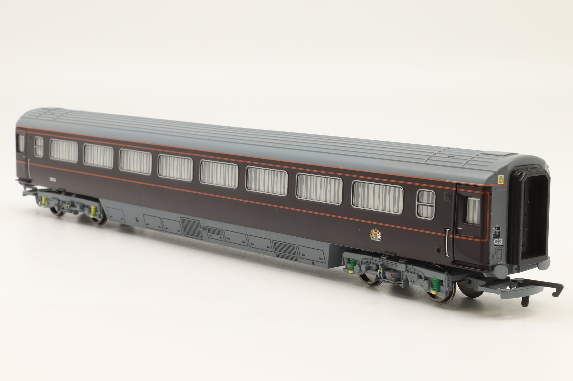 Hornby OO R4197 'The Royal Train' Coach Pack