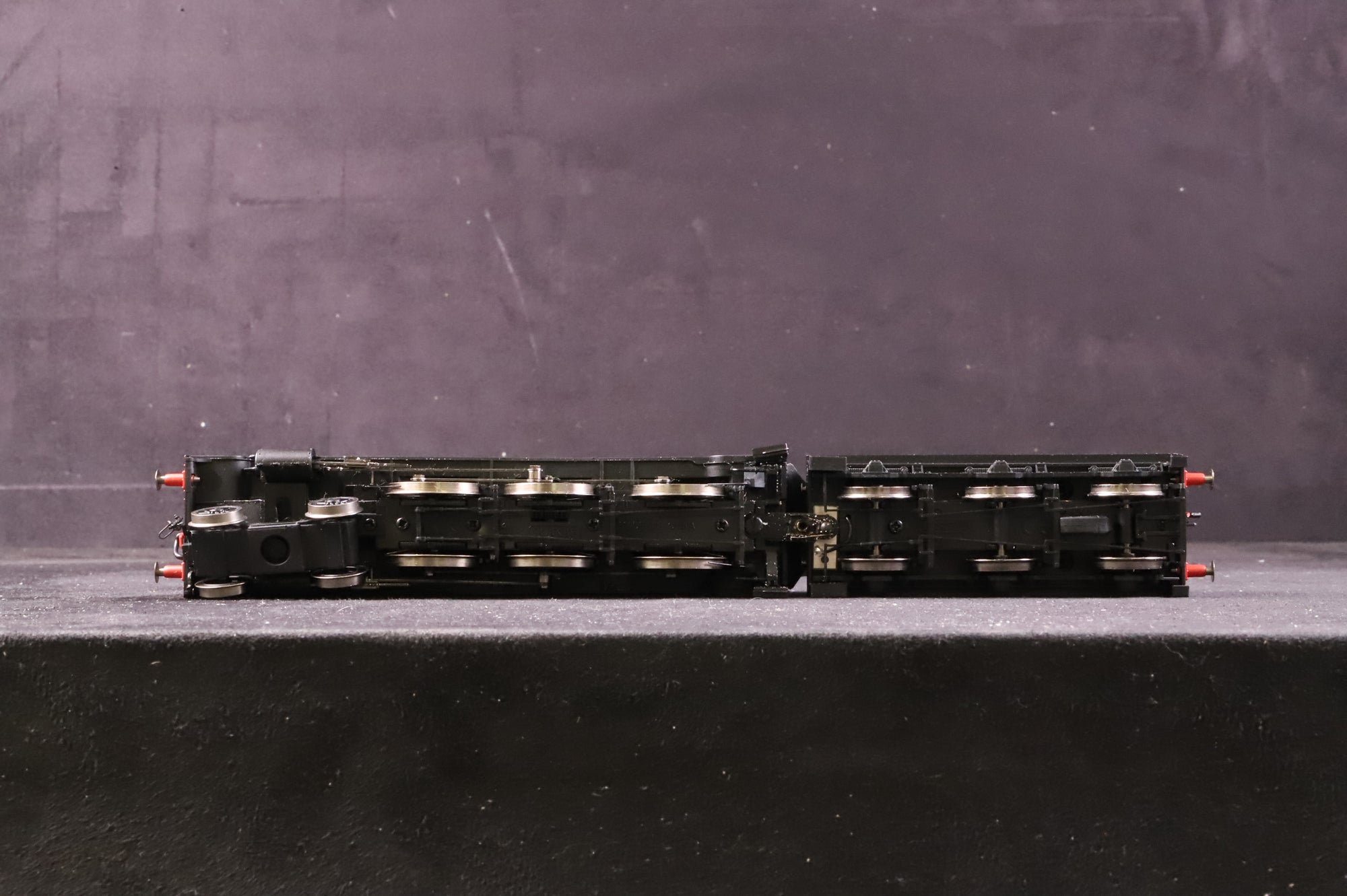 Hornby OO R2403 Grange Class 4-6-0 '6862' 'Derwent Grange' BR Black E/C