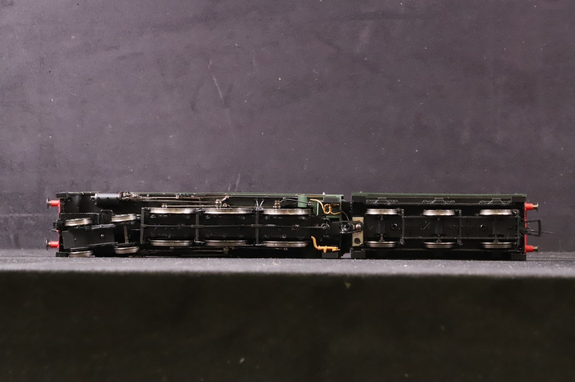 WORKSHOP Hornby OO R2630 Royal Scot Class 7P '46146' 'The Rifle Brigade' BR Green L/C Non Runner