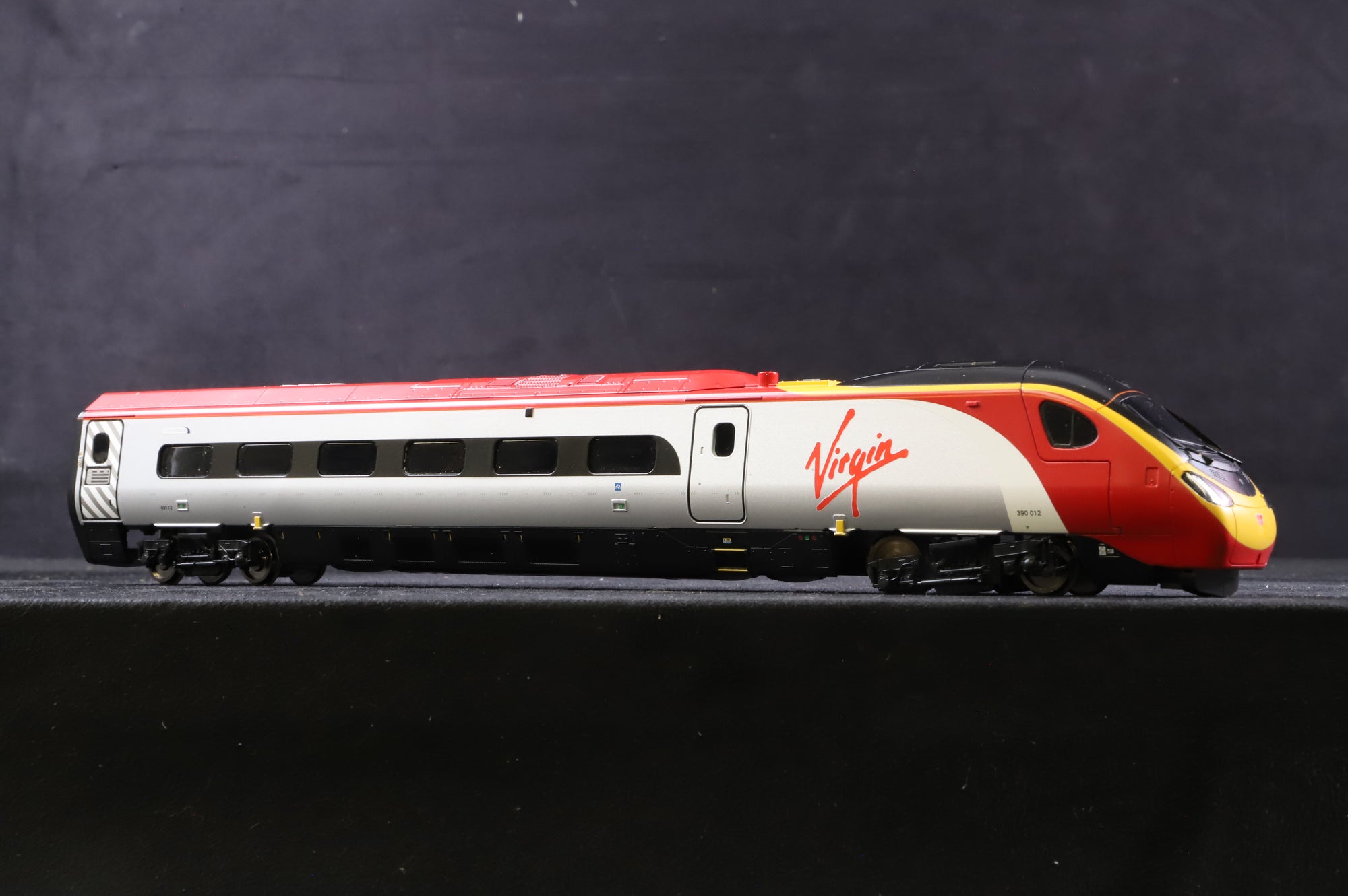 Hornby OO Virgin Pendolino 6 Car Set DCC Fitted