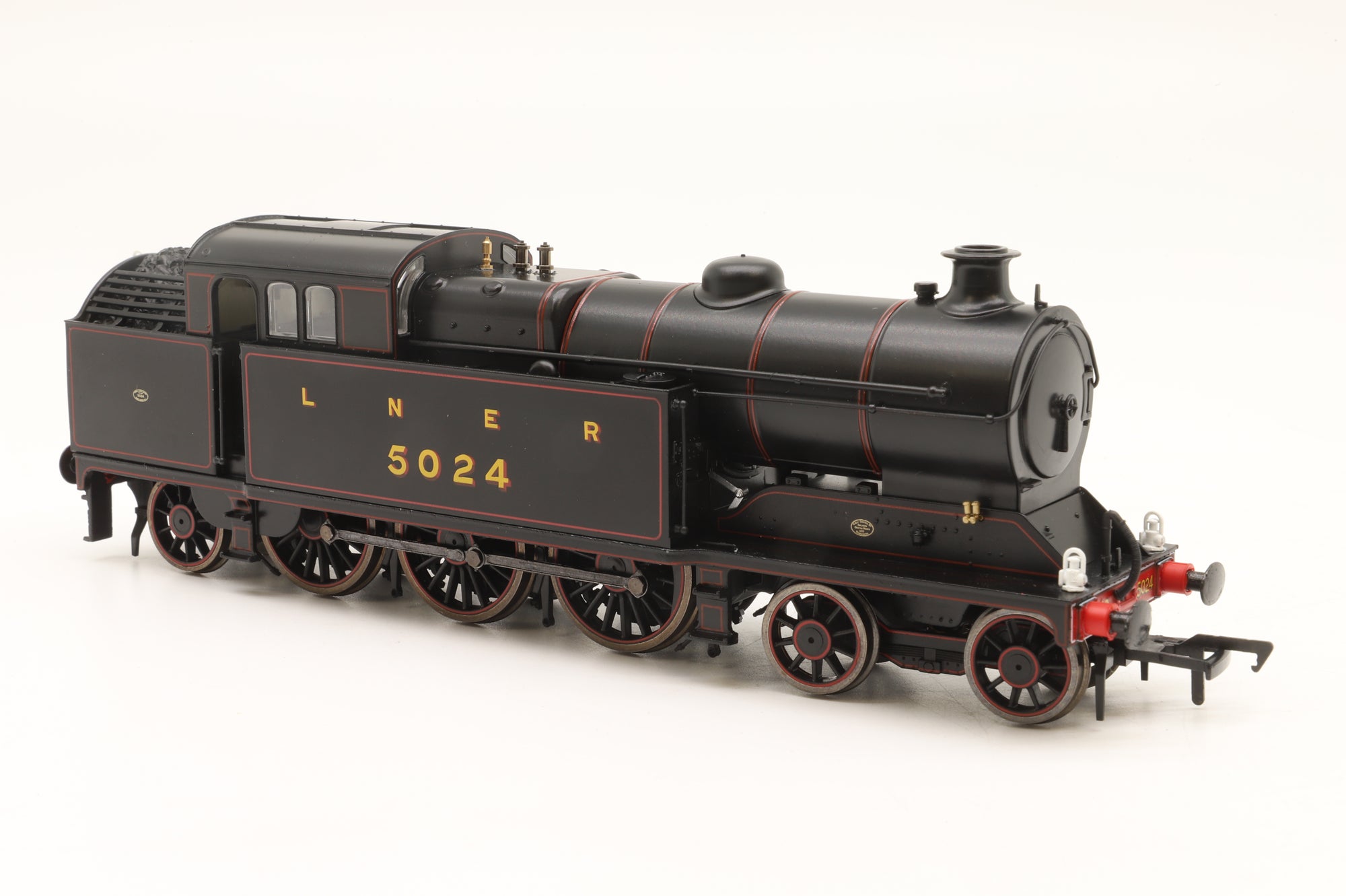 Sonic Models OO S4101-05 LNER A5 Black with Red Lining '5024'