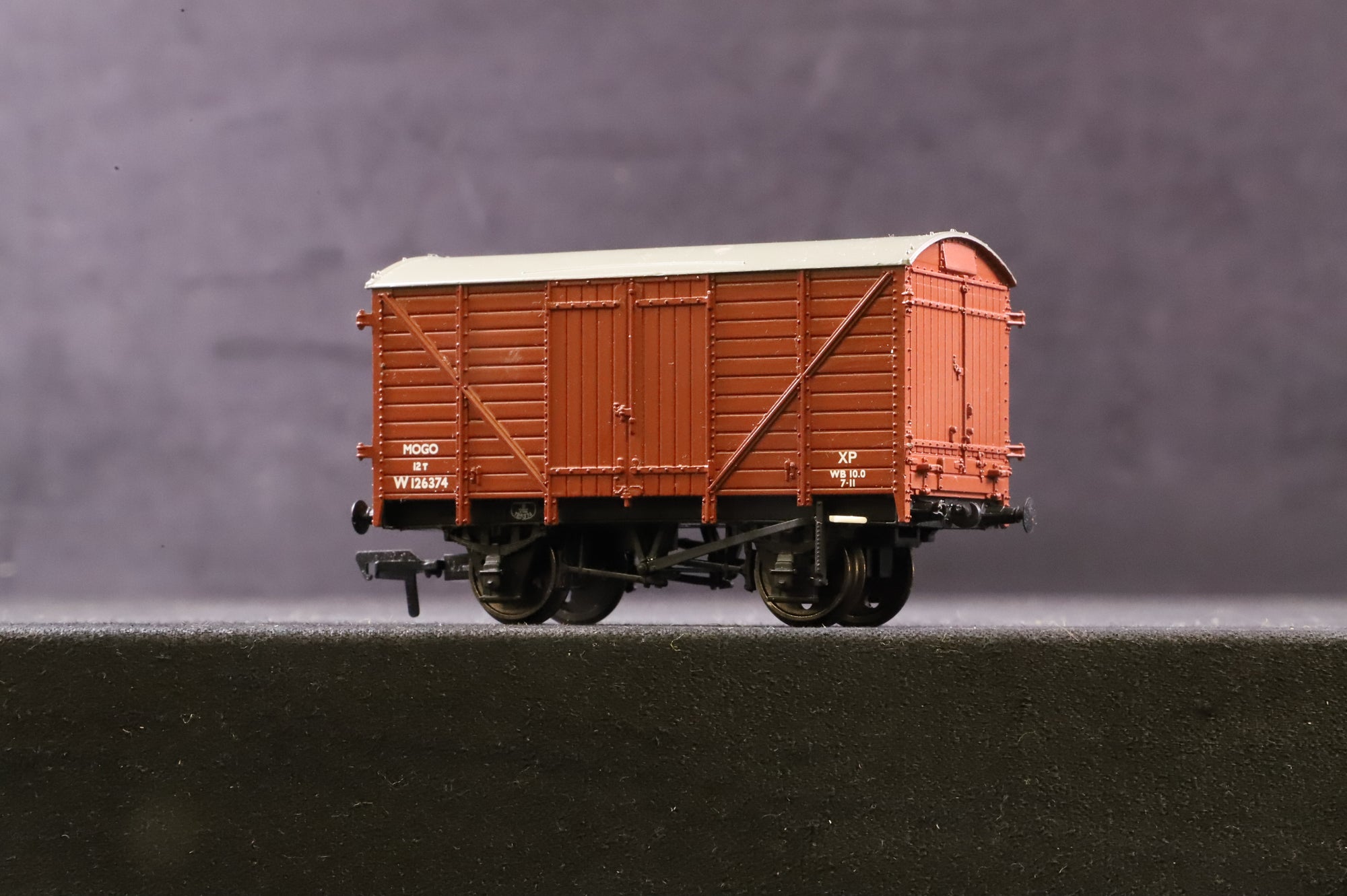 Bachmann OO Rake Of 5 Mixed BR Bauxite Vans