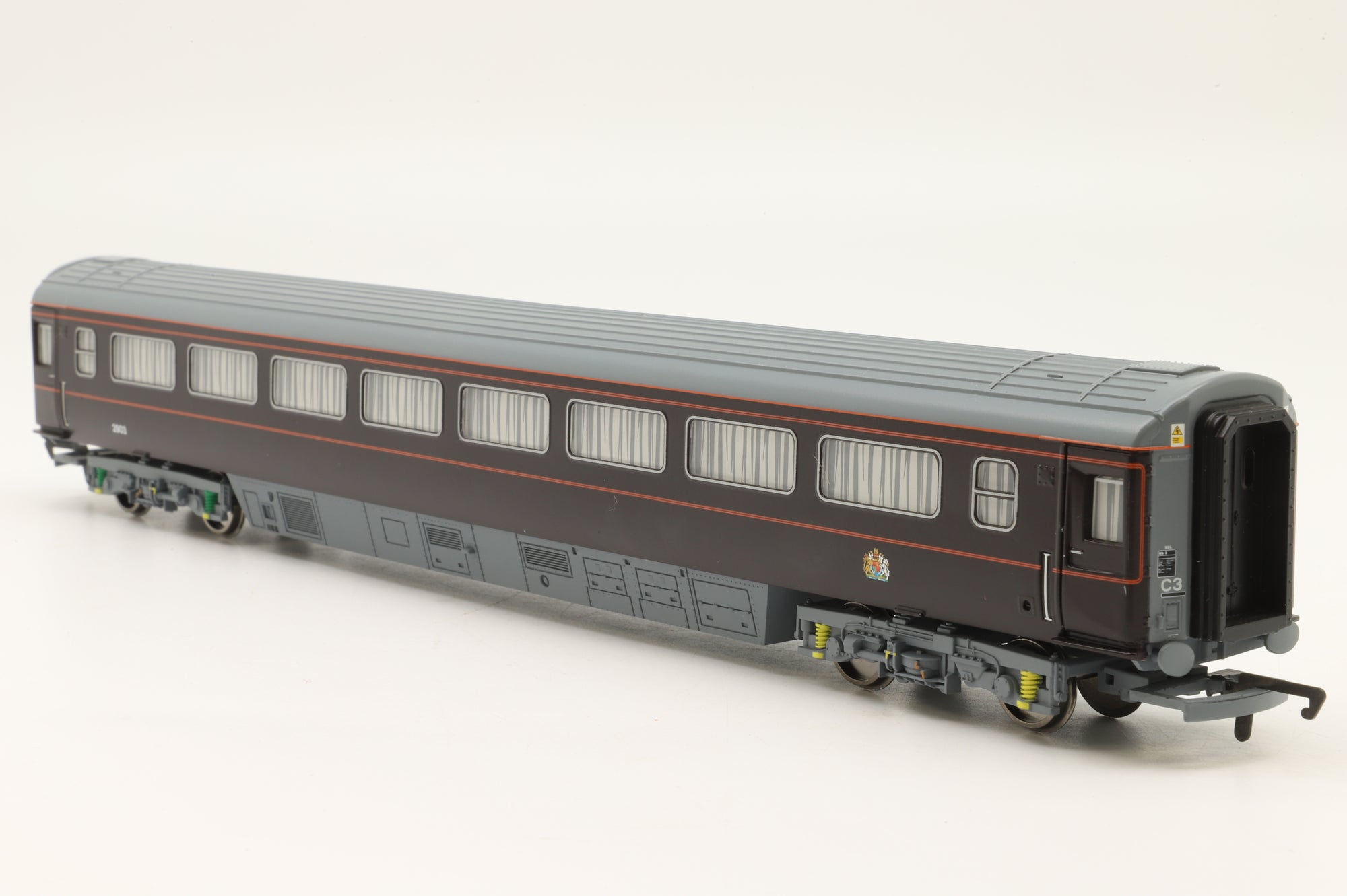Hornby OO R4197 'The Royal Train' Coach Pack