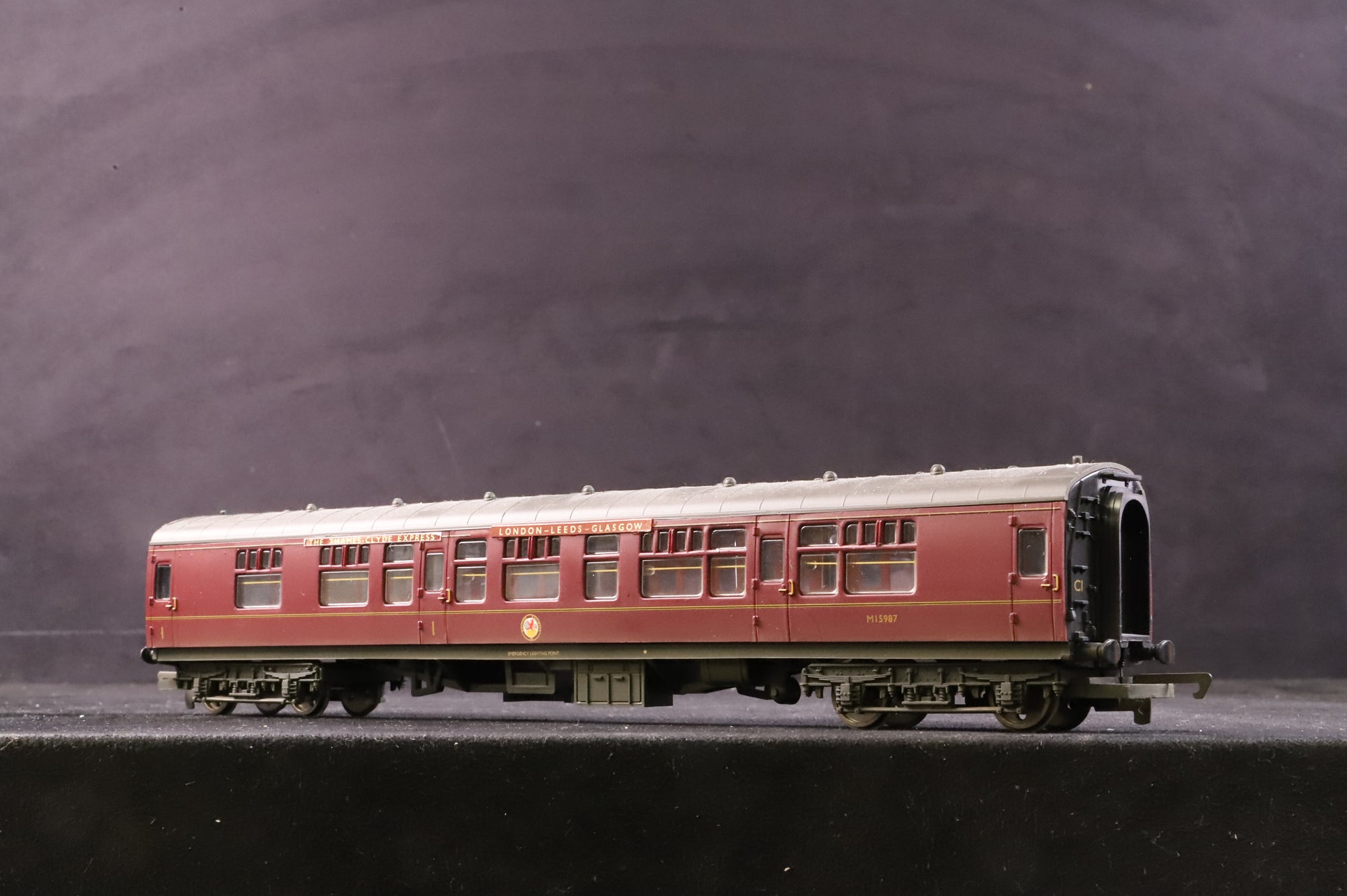 Hornby OO R2329M Thames - Clyde Express Train Pack Ltd Ed 1264/ 1500