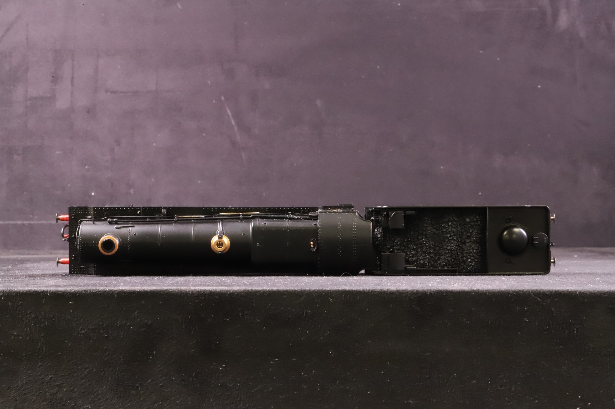 Hornby OO R2403 Grange Class 4-6-0 '6862' 'Derwent Grange' BR Black E/C