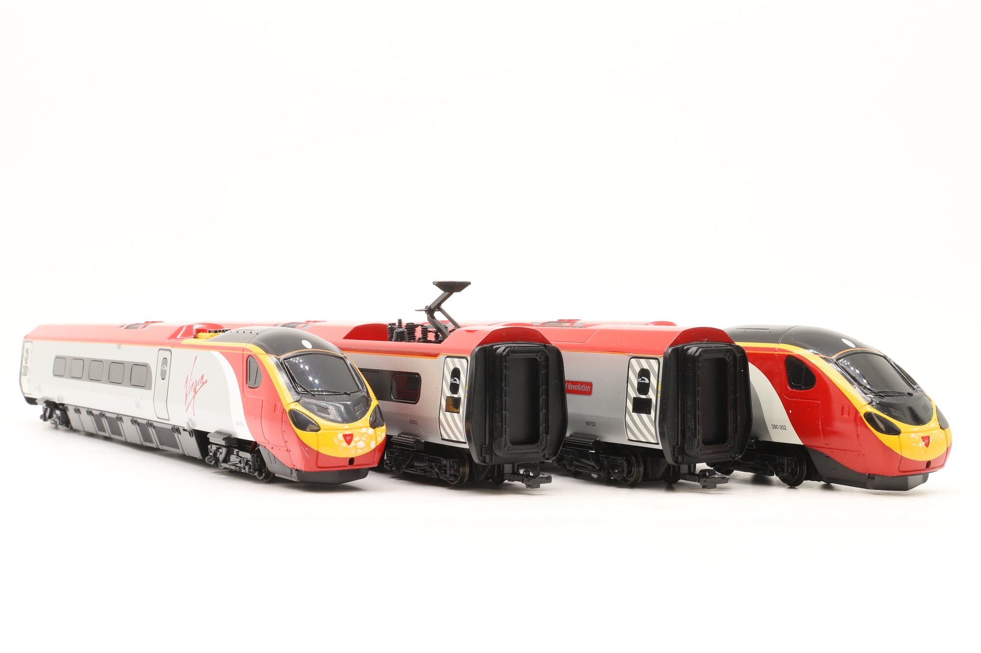 Dapol OO D390-2 Virgin Pendolino 'Red Revolution'
