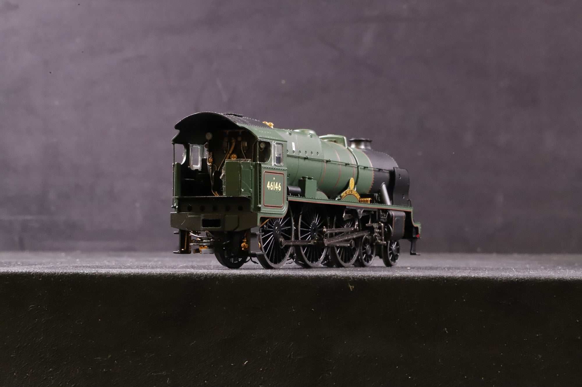 WORKSHOP Hornby OO R2630 Royal Scot Class 7P '46146' 'The Rifle Brigade' BR Green L/C Non Runner