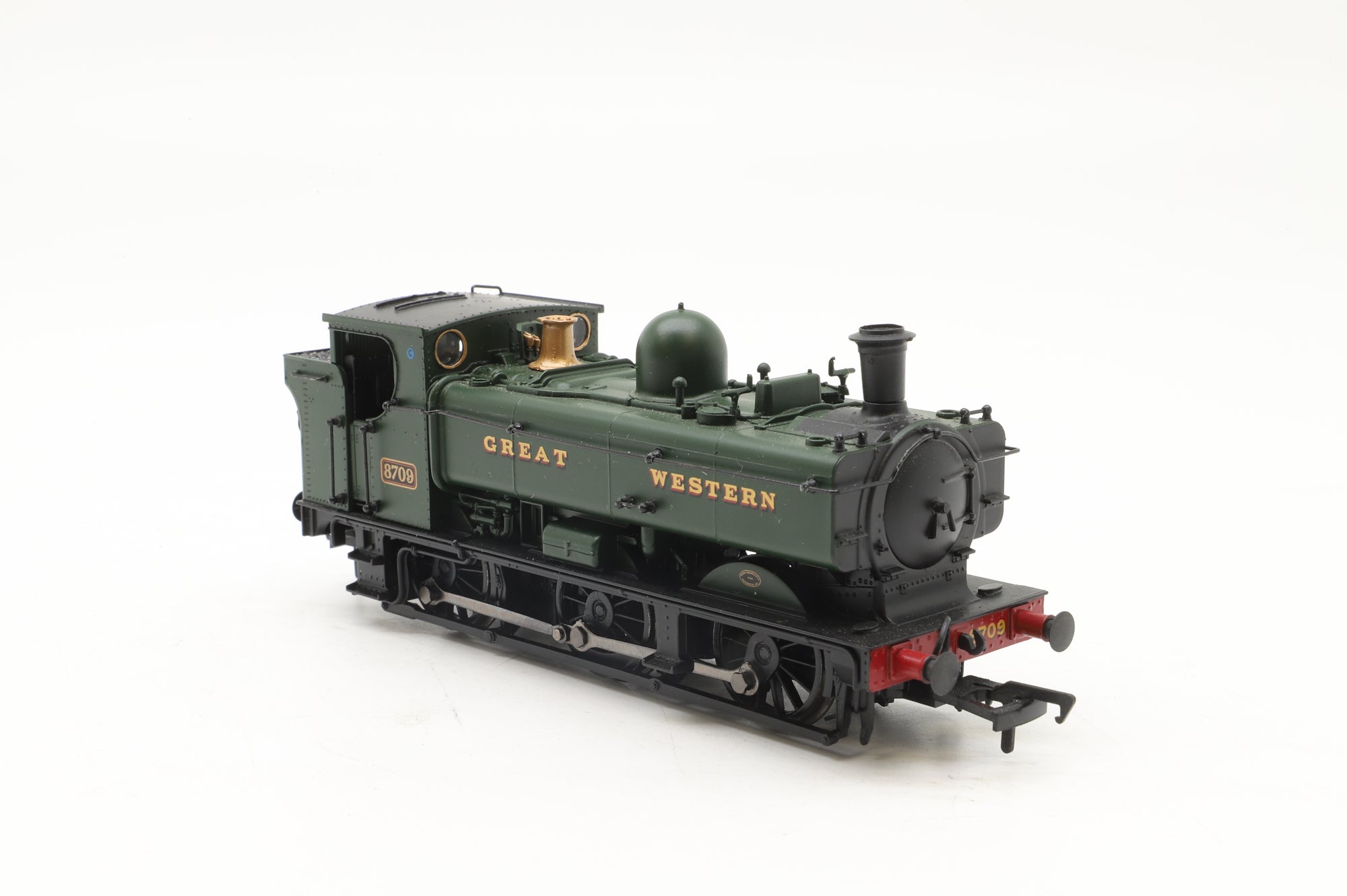 Bachmann OO 32-218 Class 57XX Pannier Tank 8709 in GWR Green