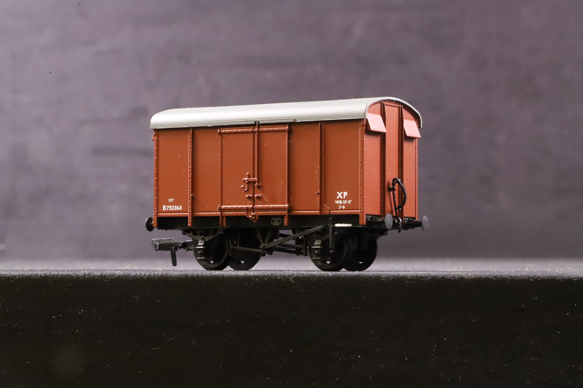 Bachmann OO Rake Of 5 Mixed BR Bauxite Vans