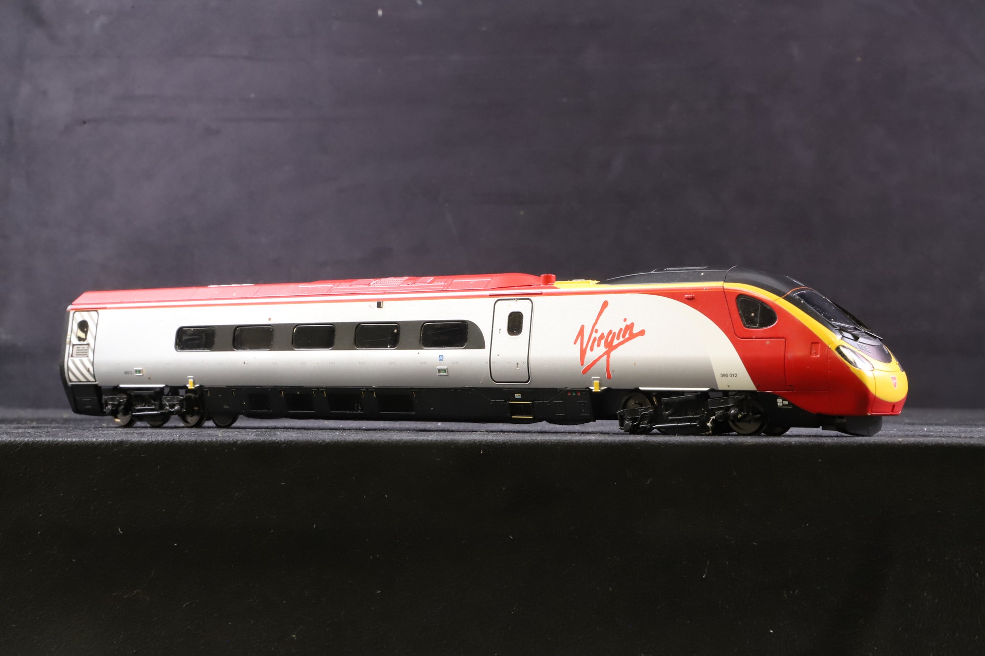 Hornby OO Virgin Pendolino 6 Car Set DCC Fitted