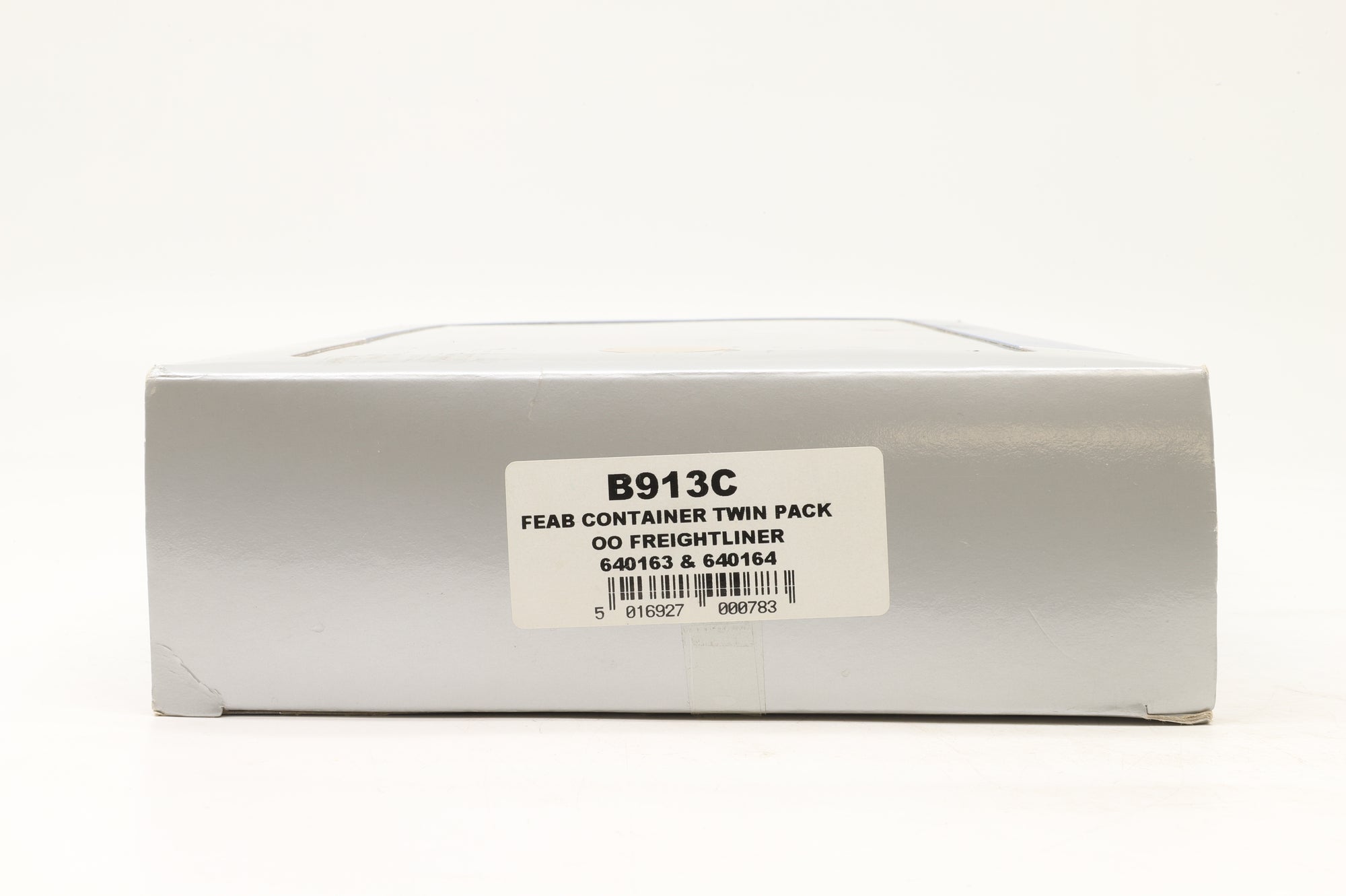 Dapol OO B913C Twin Pack of Freightliner FEA-B Spine Wagons w/ Assorted Containers