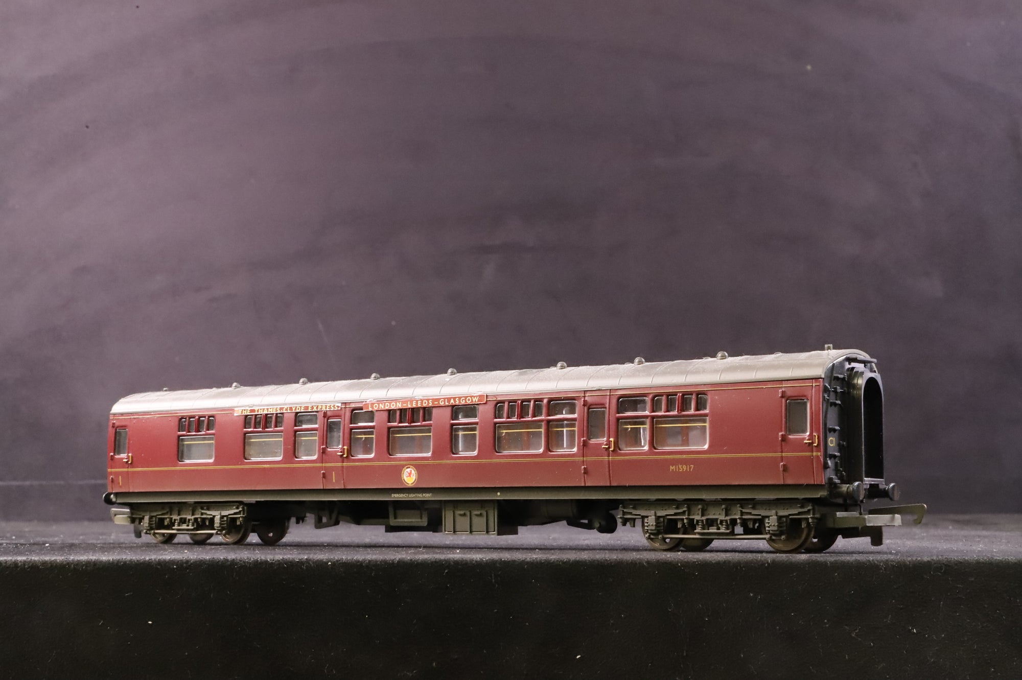 Hornby OO R2329M Thames - Clyde Express Train Pack Ltd Ed 1264/ 1500