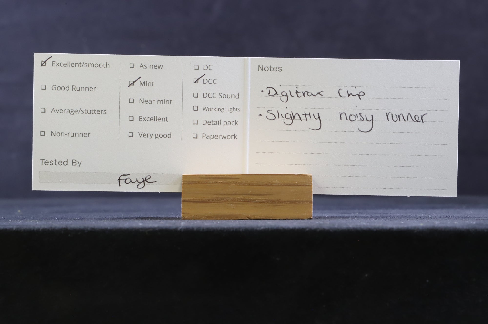 Atlas N Gauge 40-003-955 SD60 No.8709 in CSX Livery