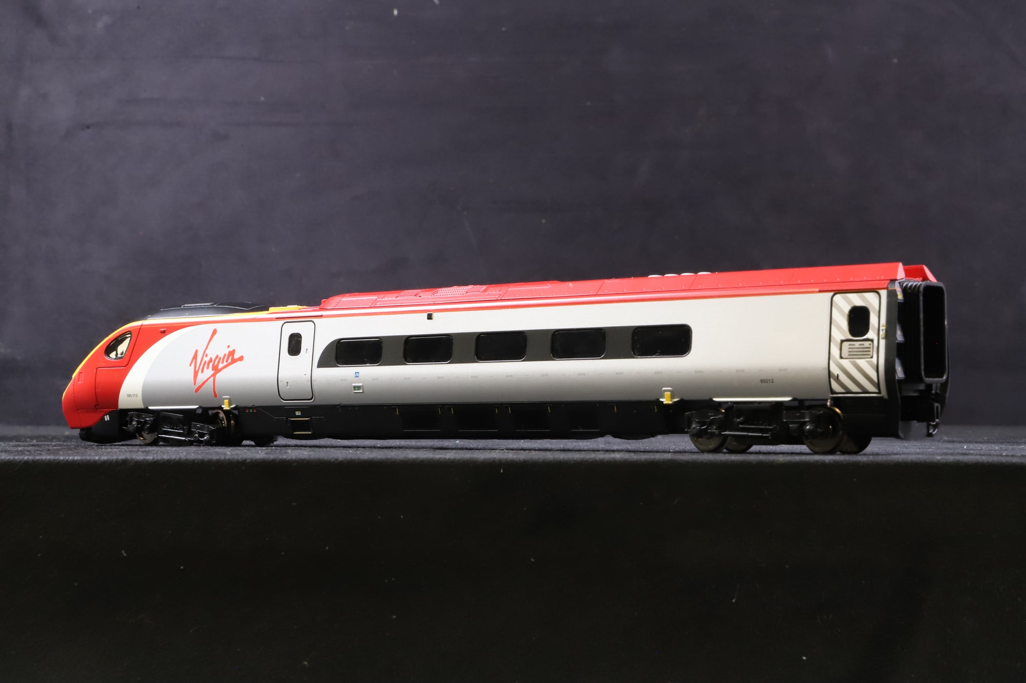 Hornby OO Virgin Pendolino 6 Car Set DCC Fitted