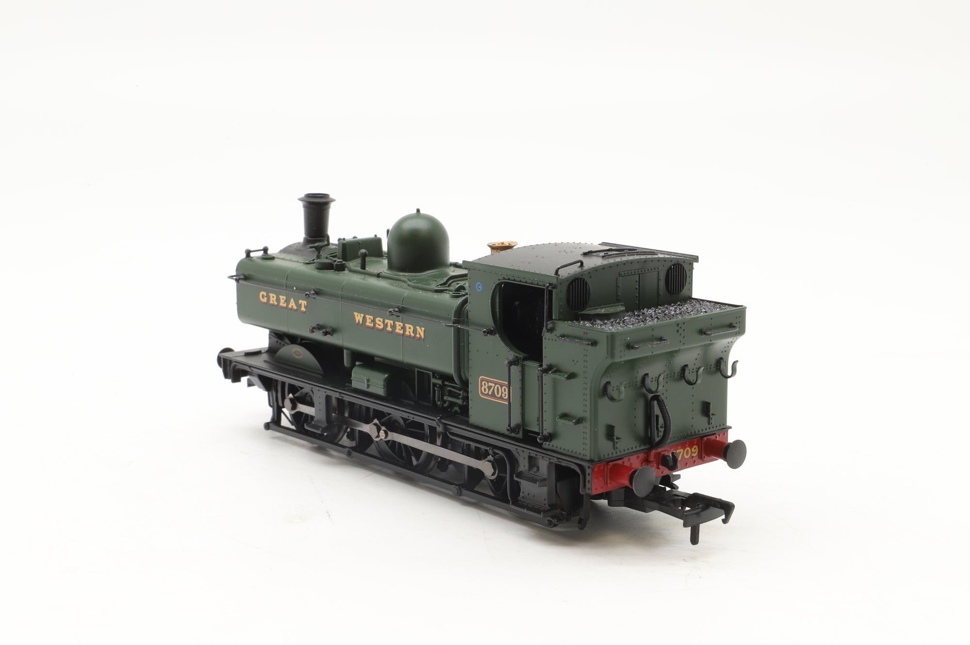 Bachmann OO 32-218 Class 57XX Pannier Tank 8709 in GWR Green