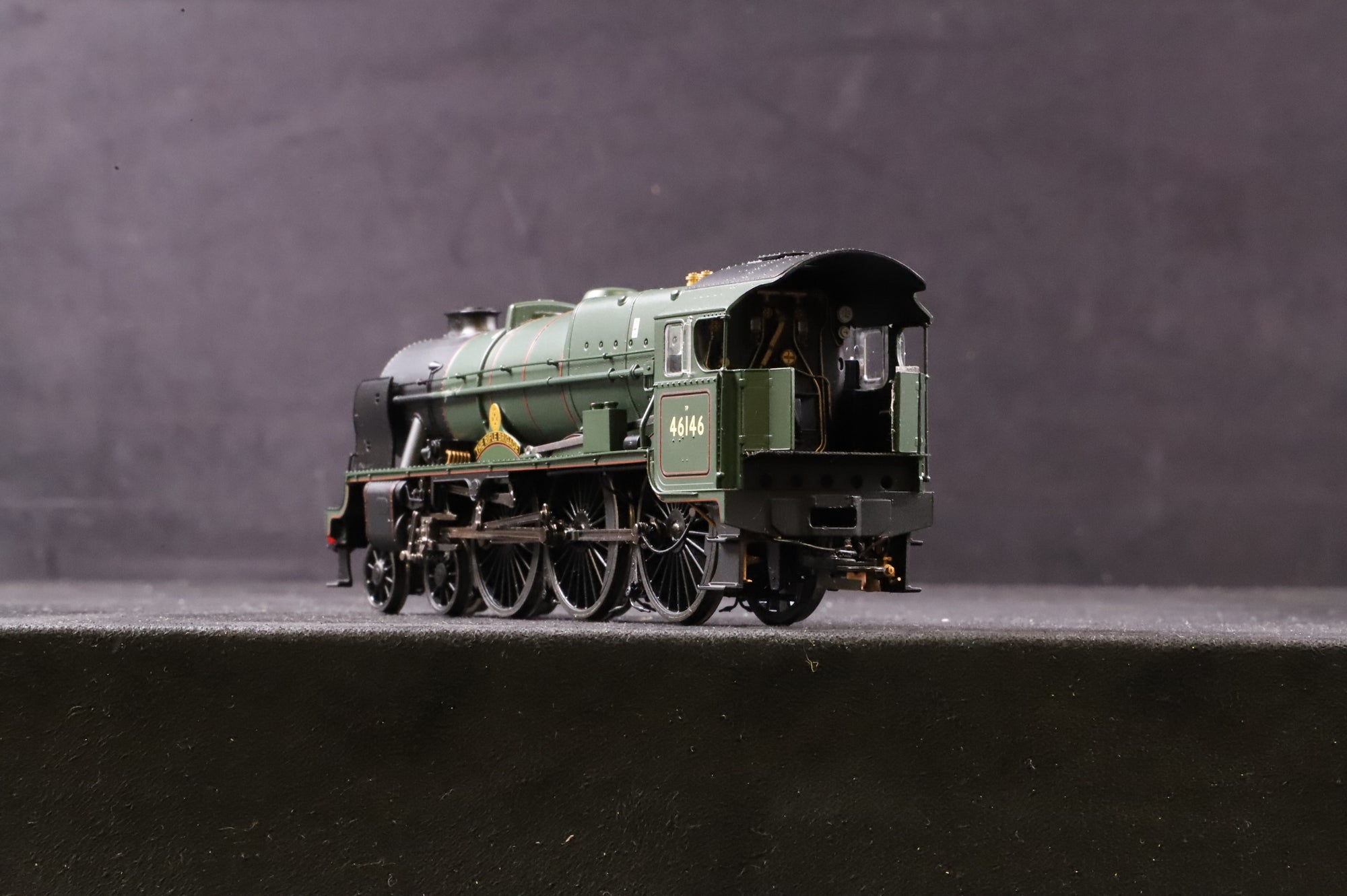 WORKSHOP Hornby OO R2630 Royal Scot Class 7P '46146' 'The Rifle Brigade' BR Green L/C Non Runner