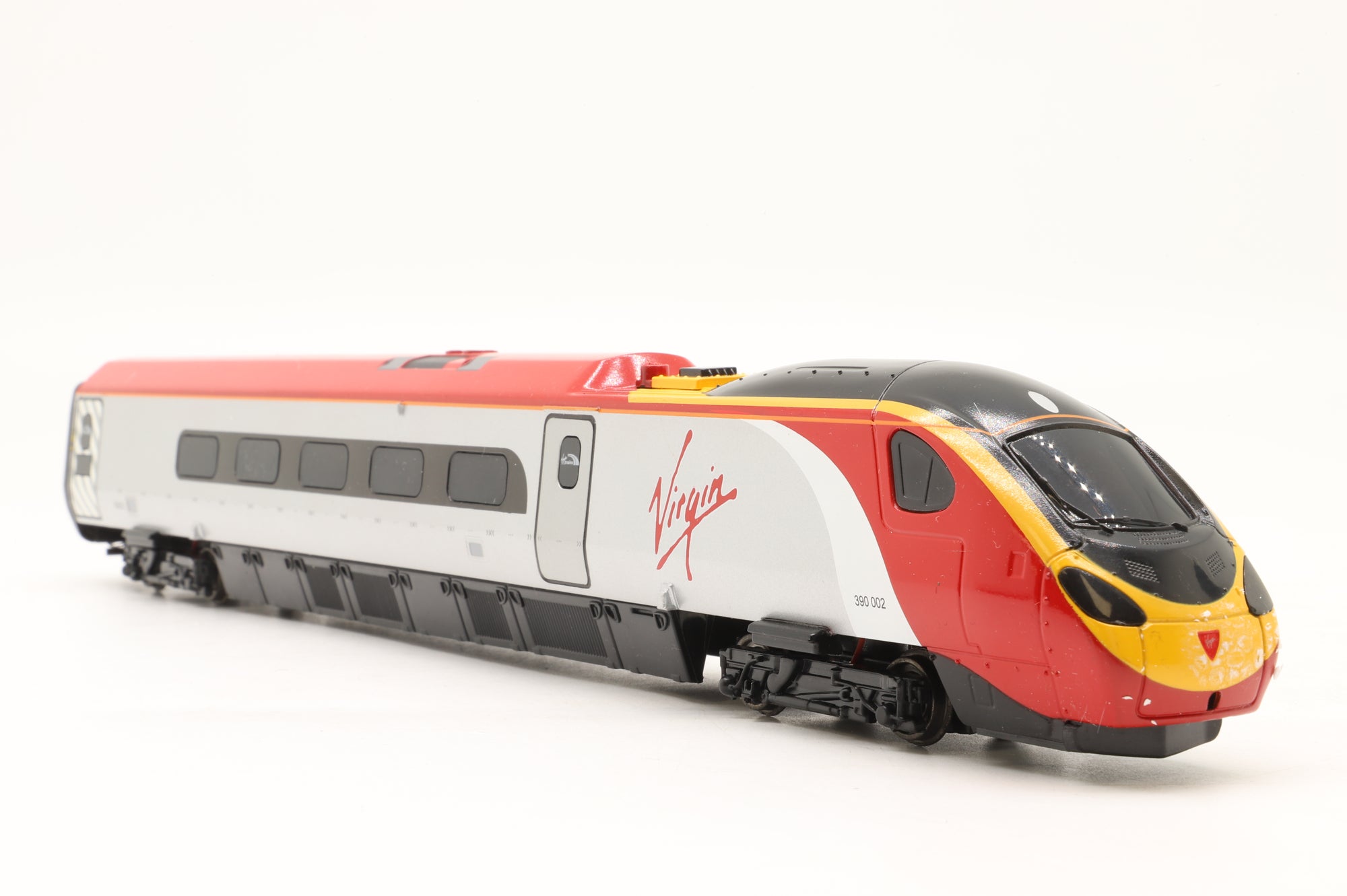 Dapol OO D390-2 Virgin Pendolino 'Red Revolution'